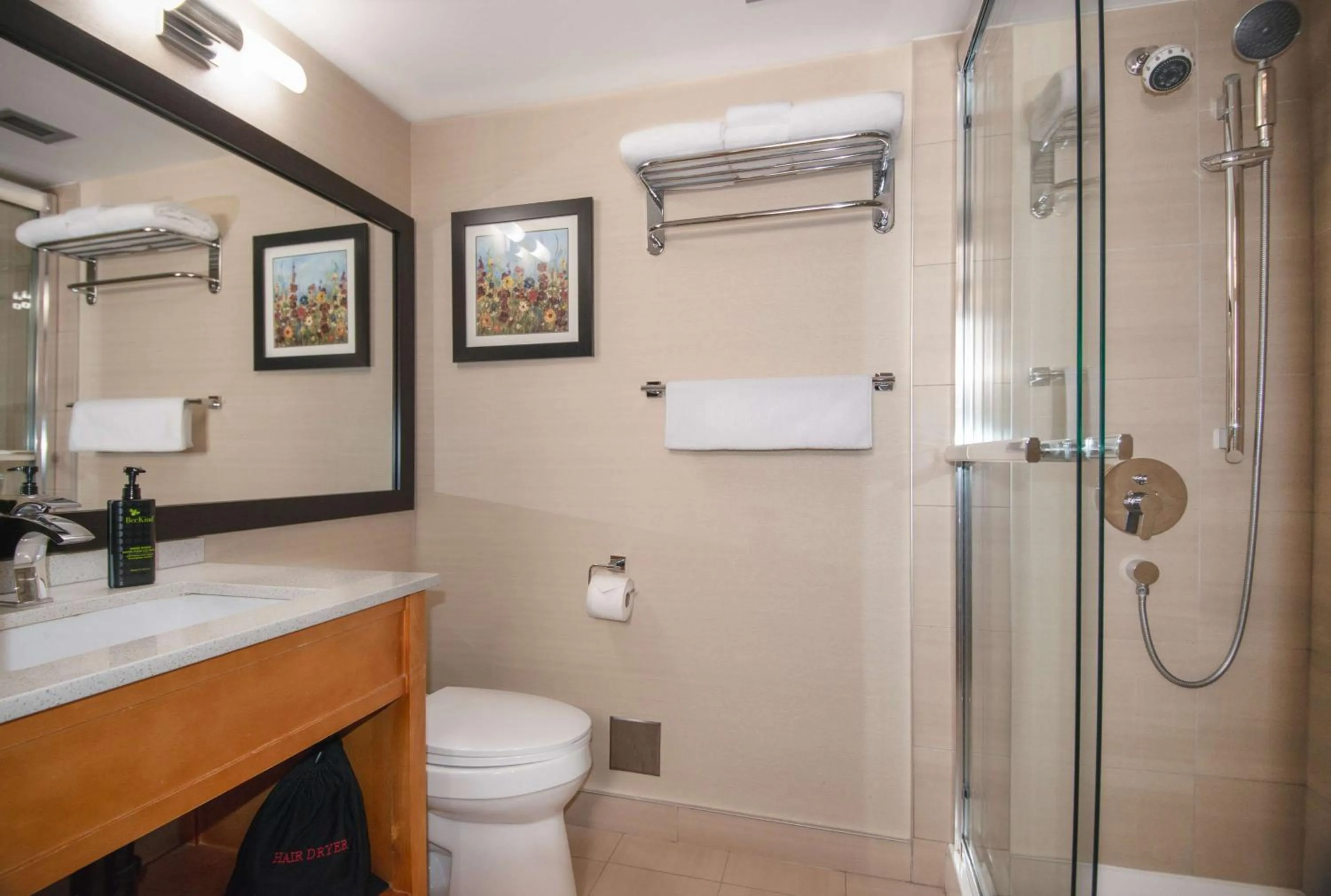 Bathroom in Coast Hillcrest Hotel