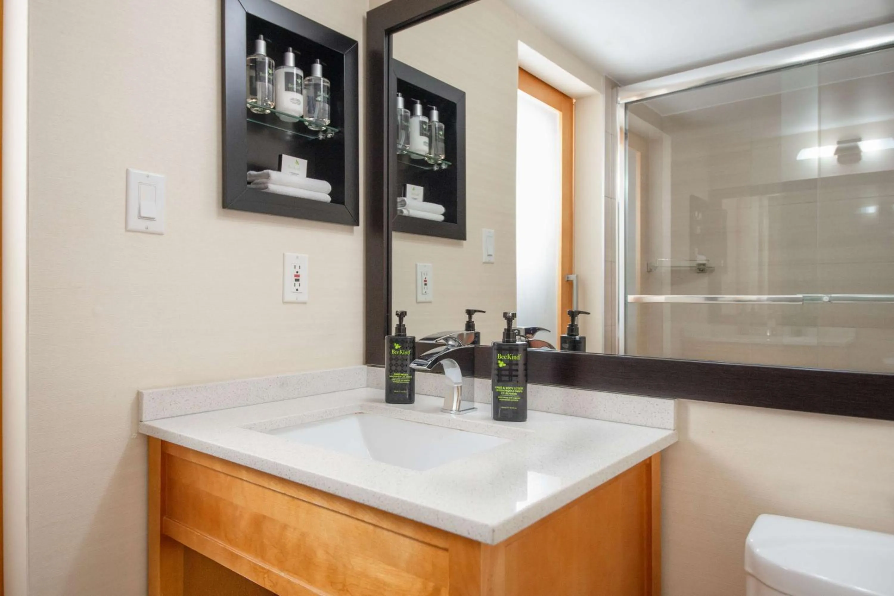 Bathroom in Coast Hillcrest Hotel