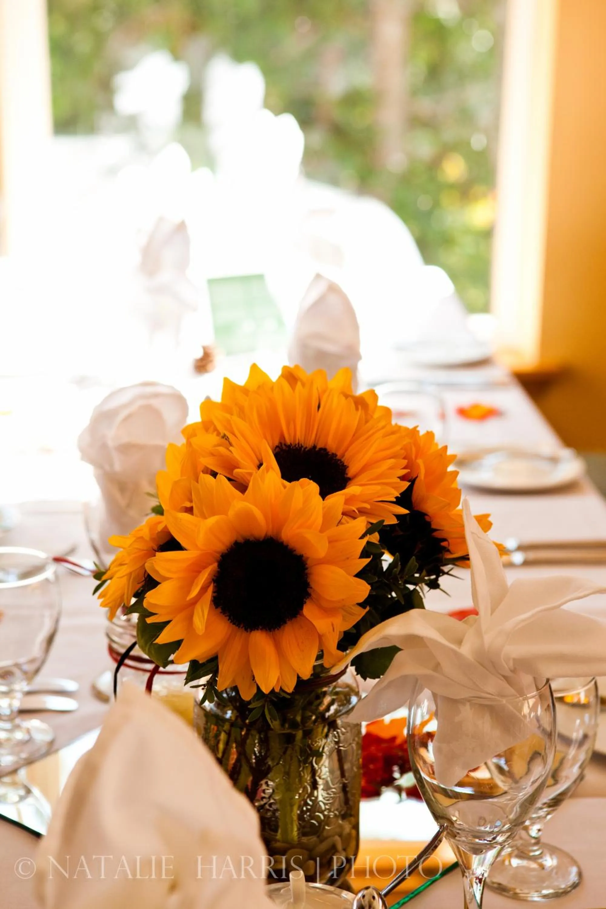 Restaurant/places to eat in Coast Hillcrest Hotel