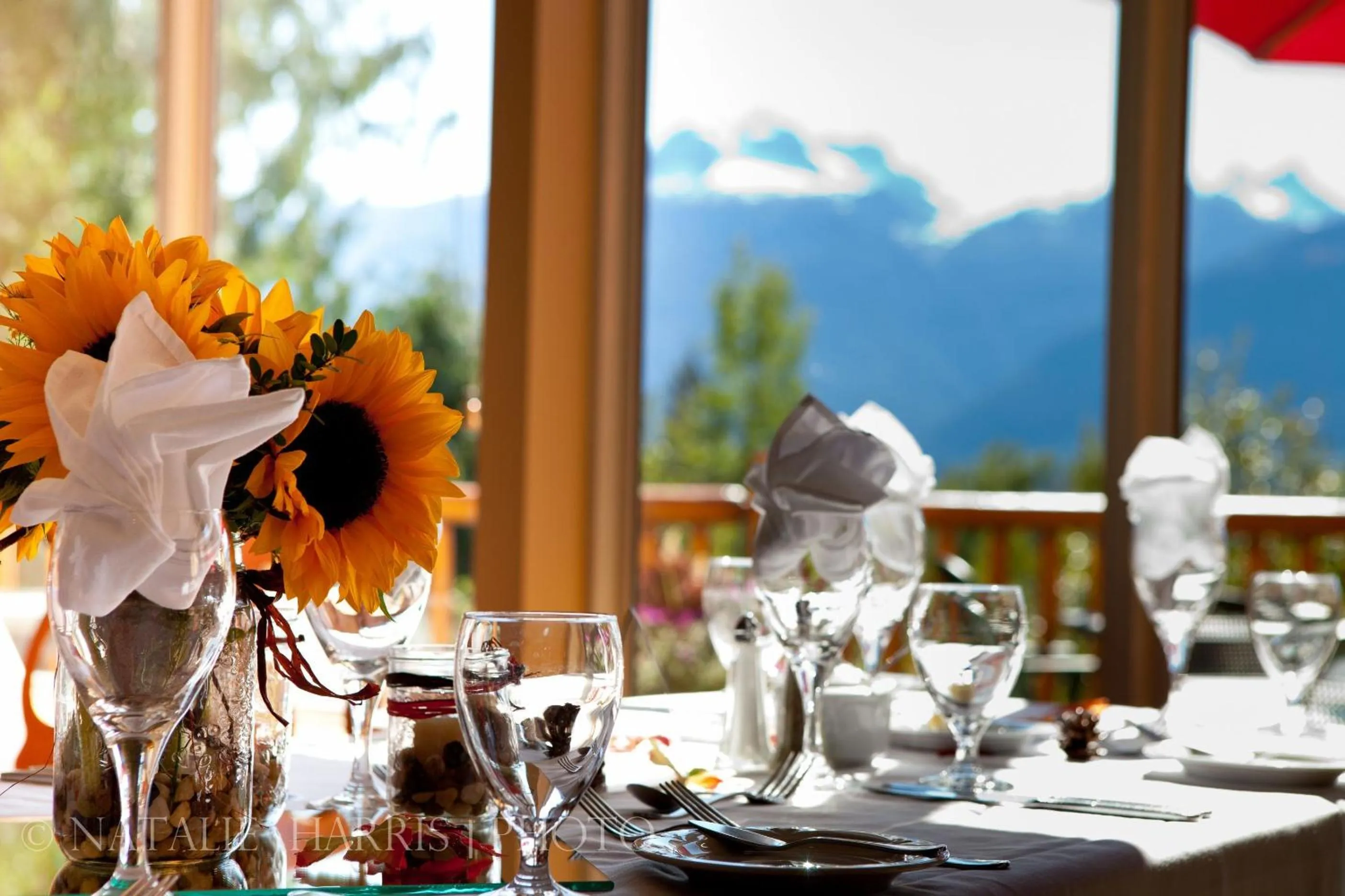 Restaurant/places to eat in Coast Hillcrest Hotel