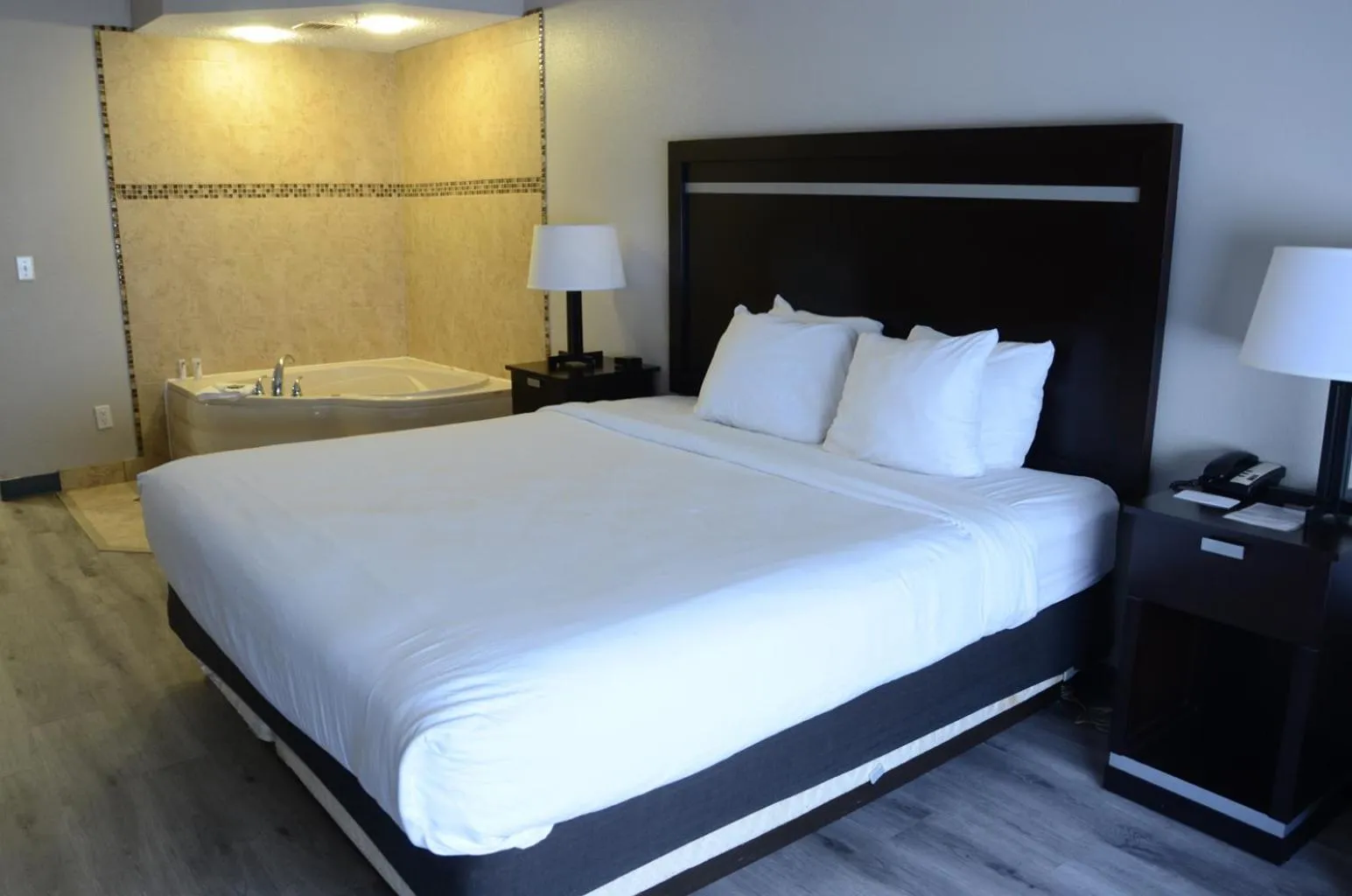 Bedroom, Bed in Country Inn & Suites by Radisson, Jacksonville, FL