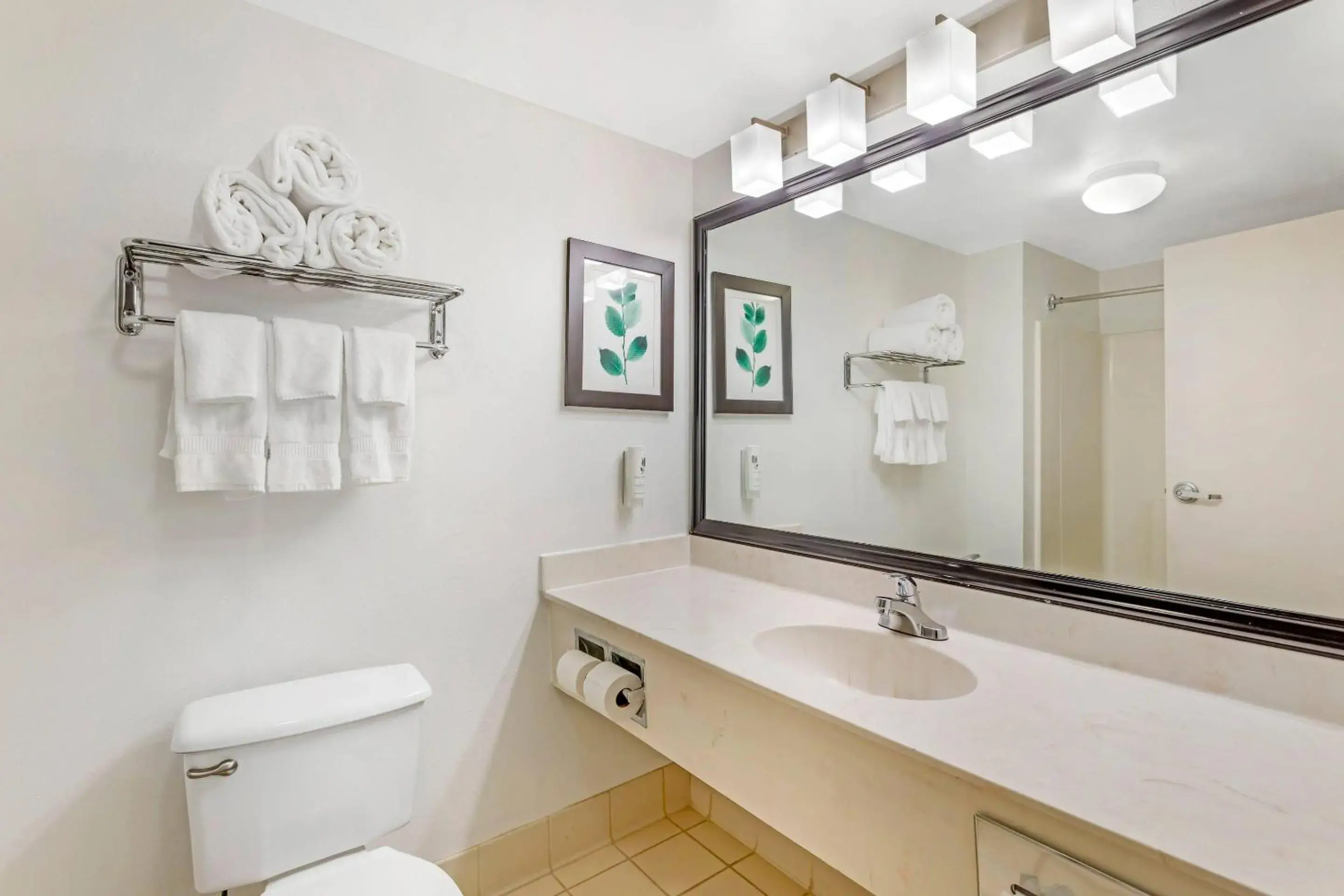 Bedroom in Country Inn & Suites by Radisson, Jacksonville - Orange Park Bedroom in Country Inn & Suites by Radisson, Jacksonville - Orange Park