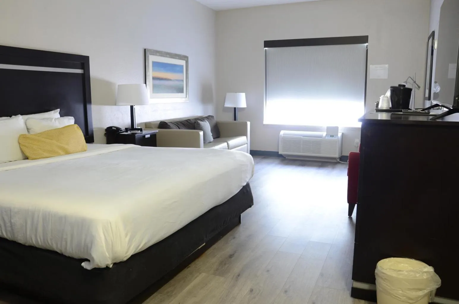 Bedroom, Bed in Country Inn & Suites by Radisson, Jacksonville, FL