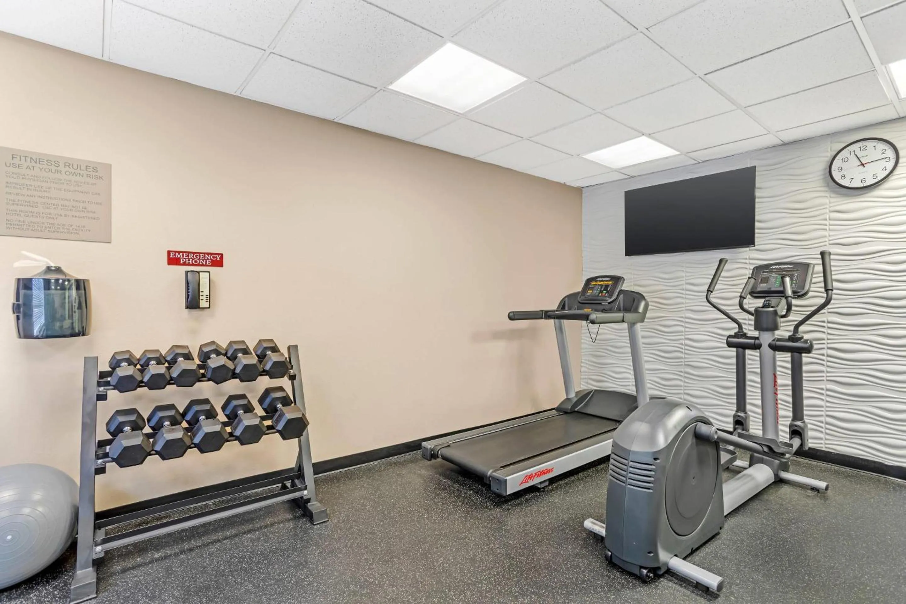Fitness centre/facilities in Country Inn & Suites by Radisson, Jacksonville - Orange Park