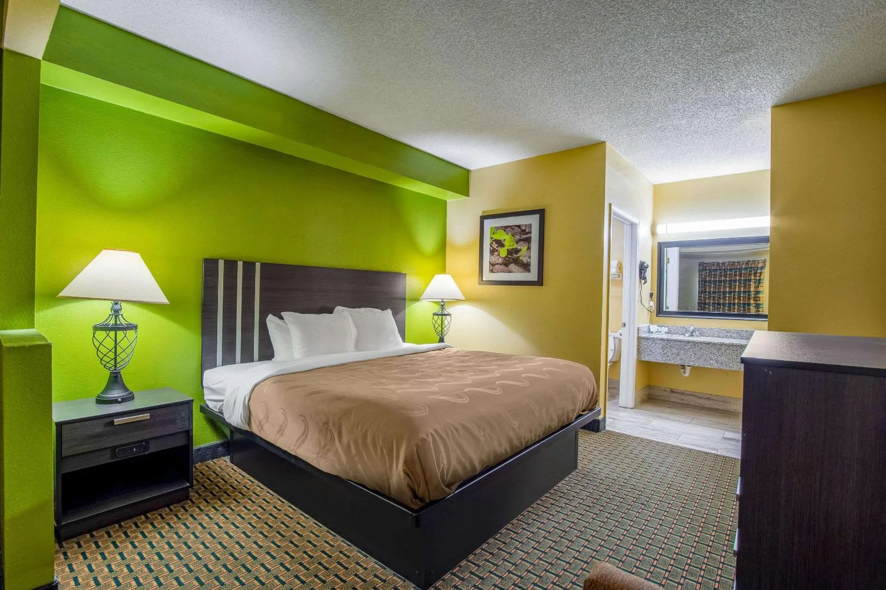 Bedroom, Bed in Quality Inn West Columbia - Cayce