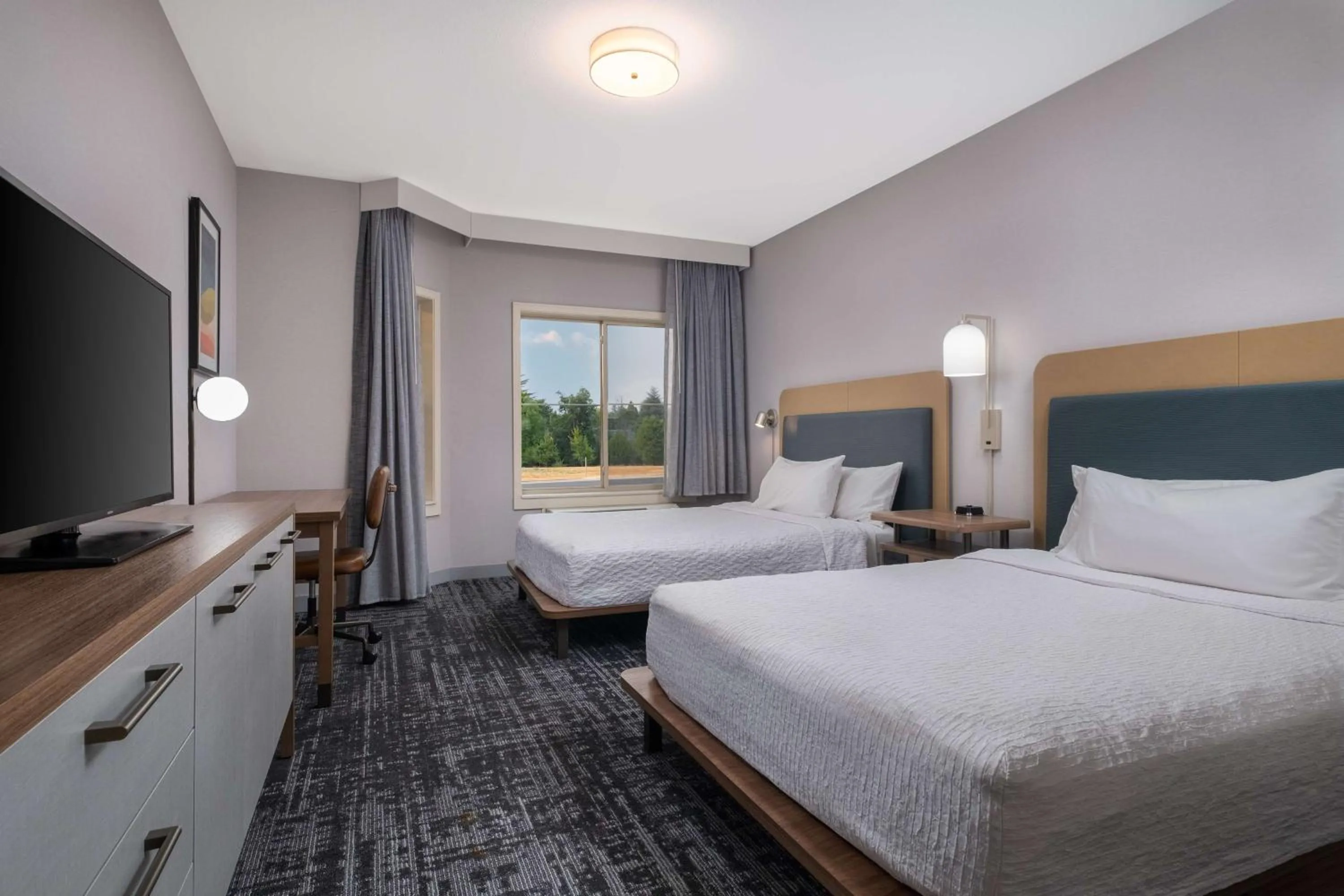 Bed in Homewood Suites Medford