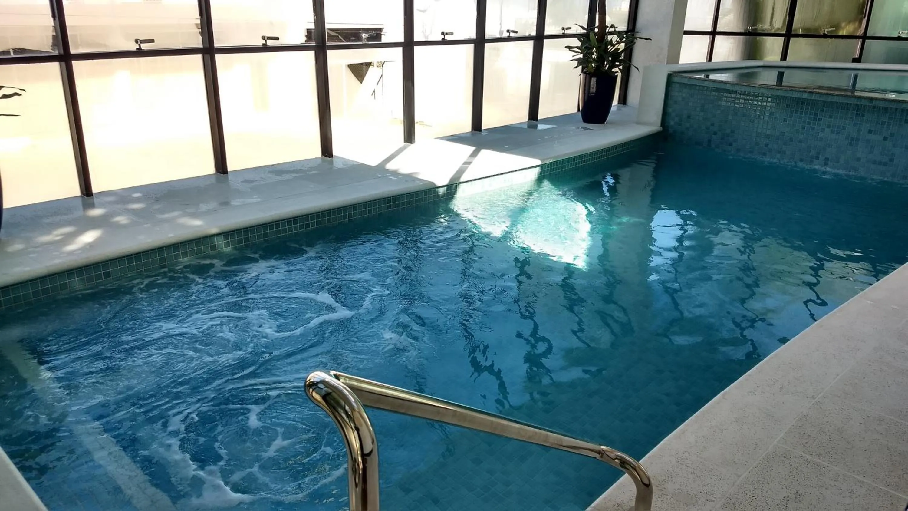 Swimming pool in Hotel Santa Paula
