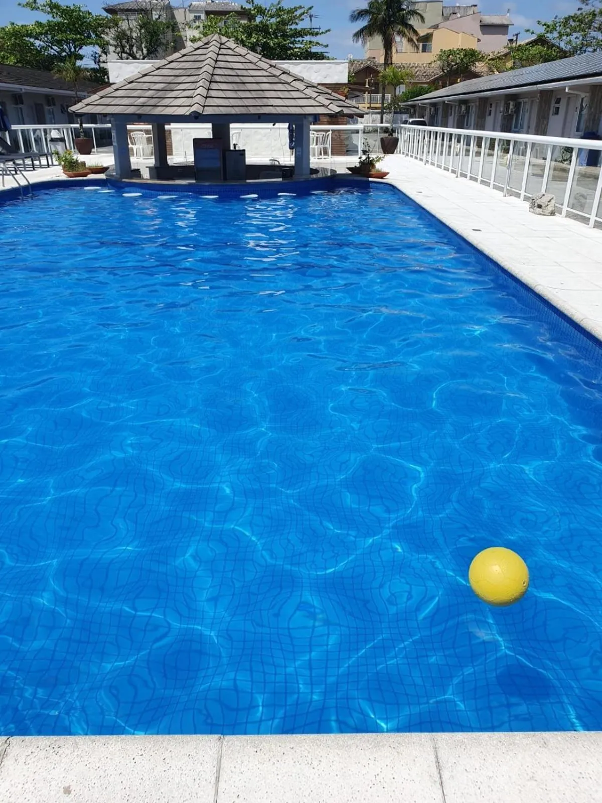 Swimming pool in Hotel Santa Paula