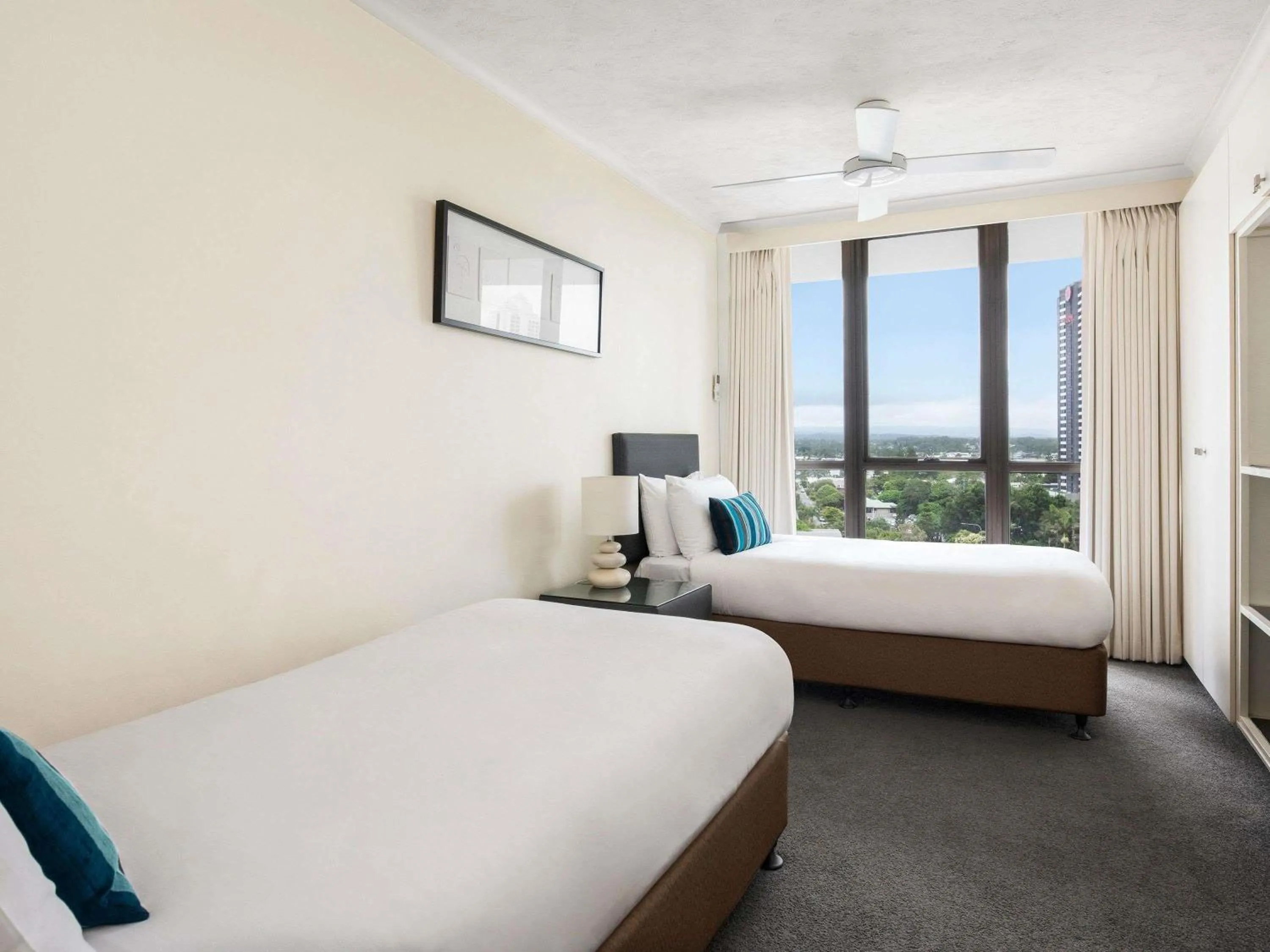 Property building, Bed in BreakFree Beachpoint