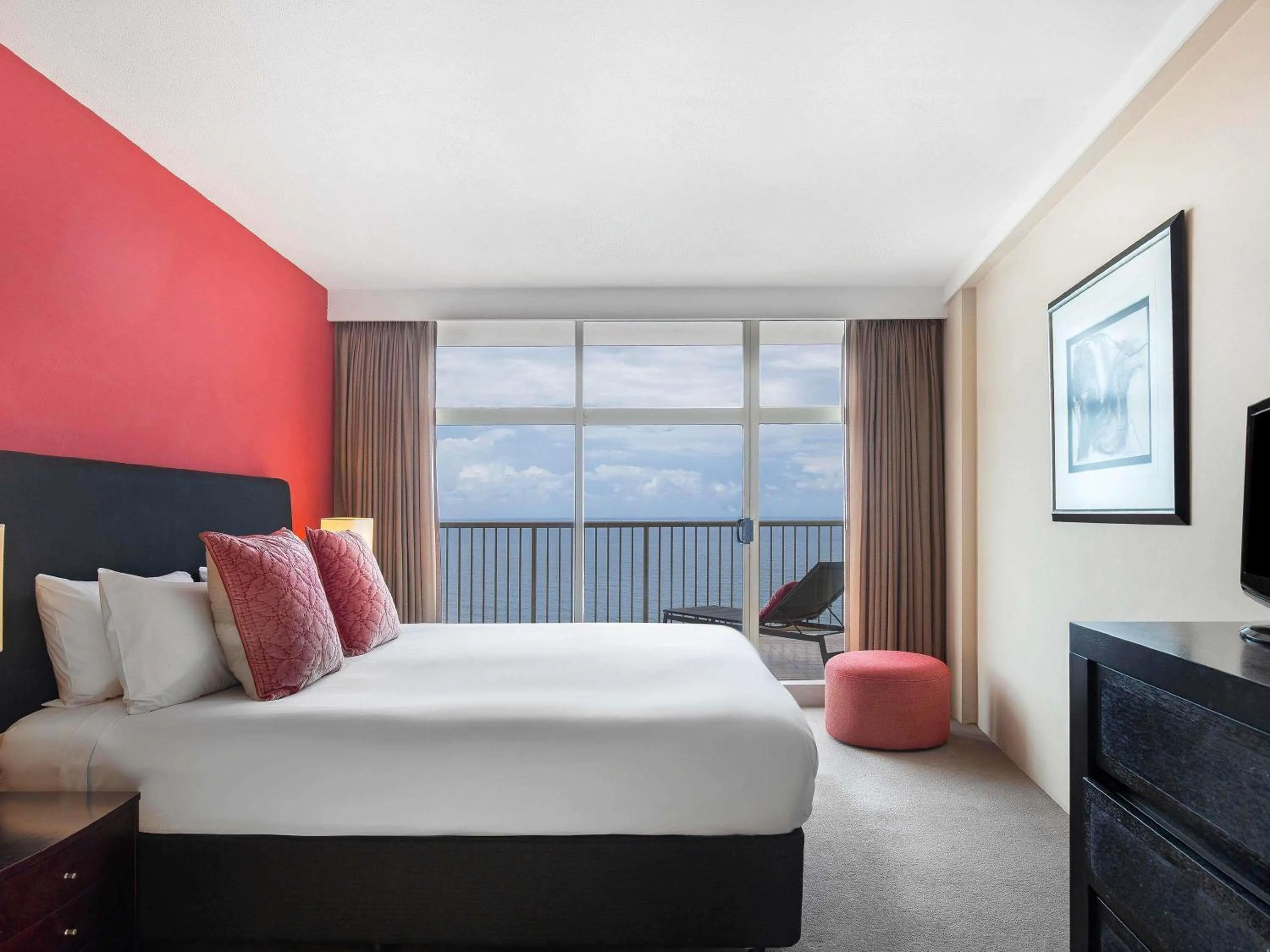 Bedroom, Bed in BreakFree Imperial Surf