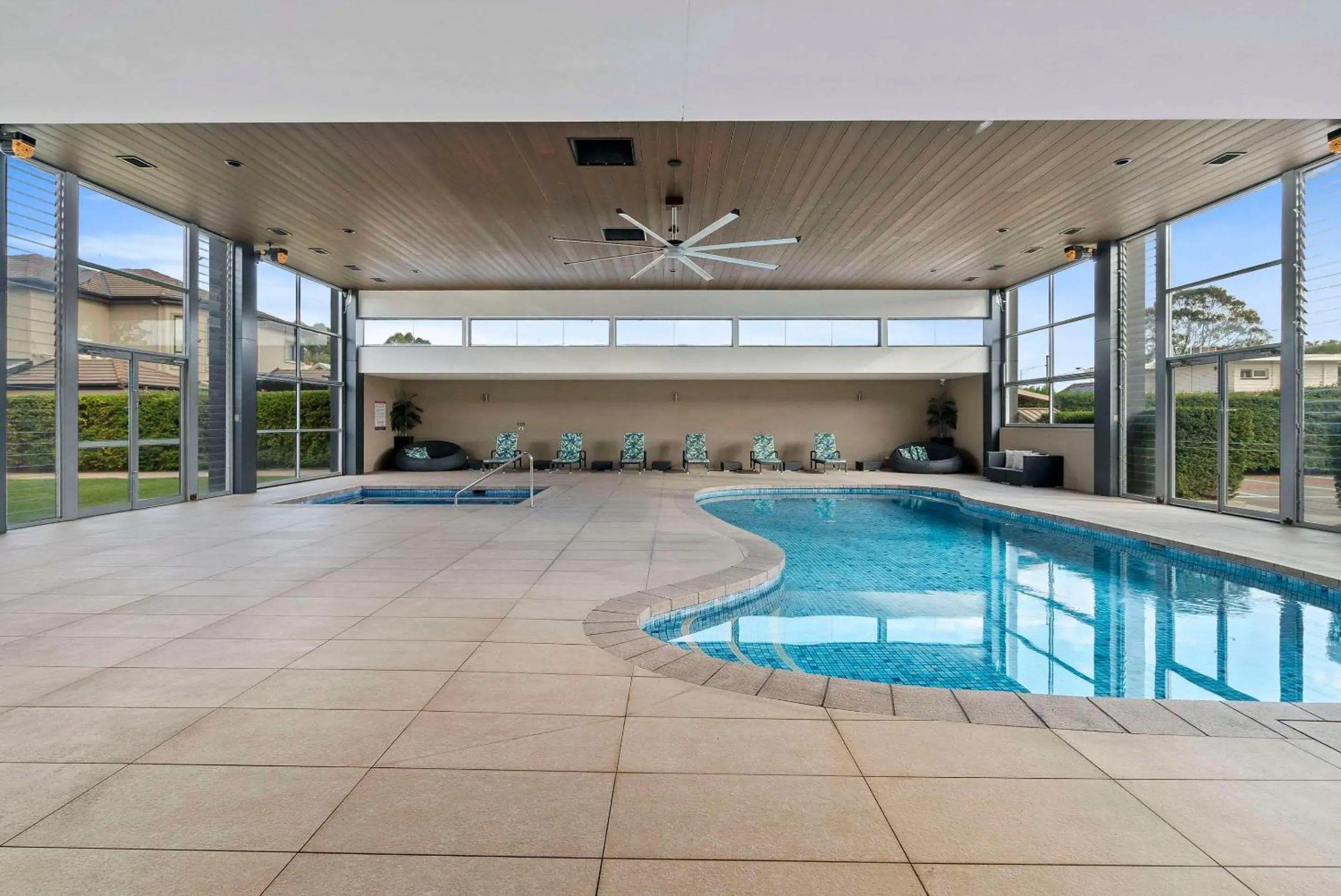 Swimming pool in Quality Hotel Parklake Shepparton Swimming pool in Quality Hotel Parklake Shepparton