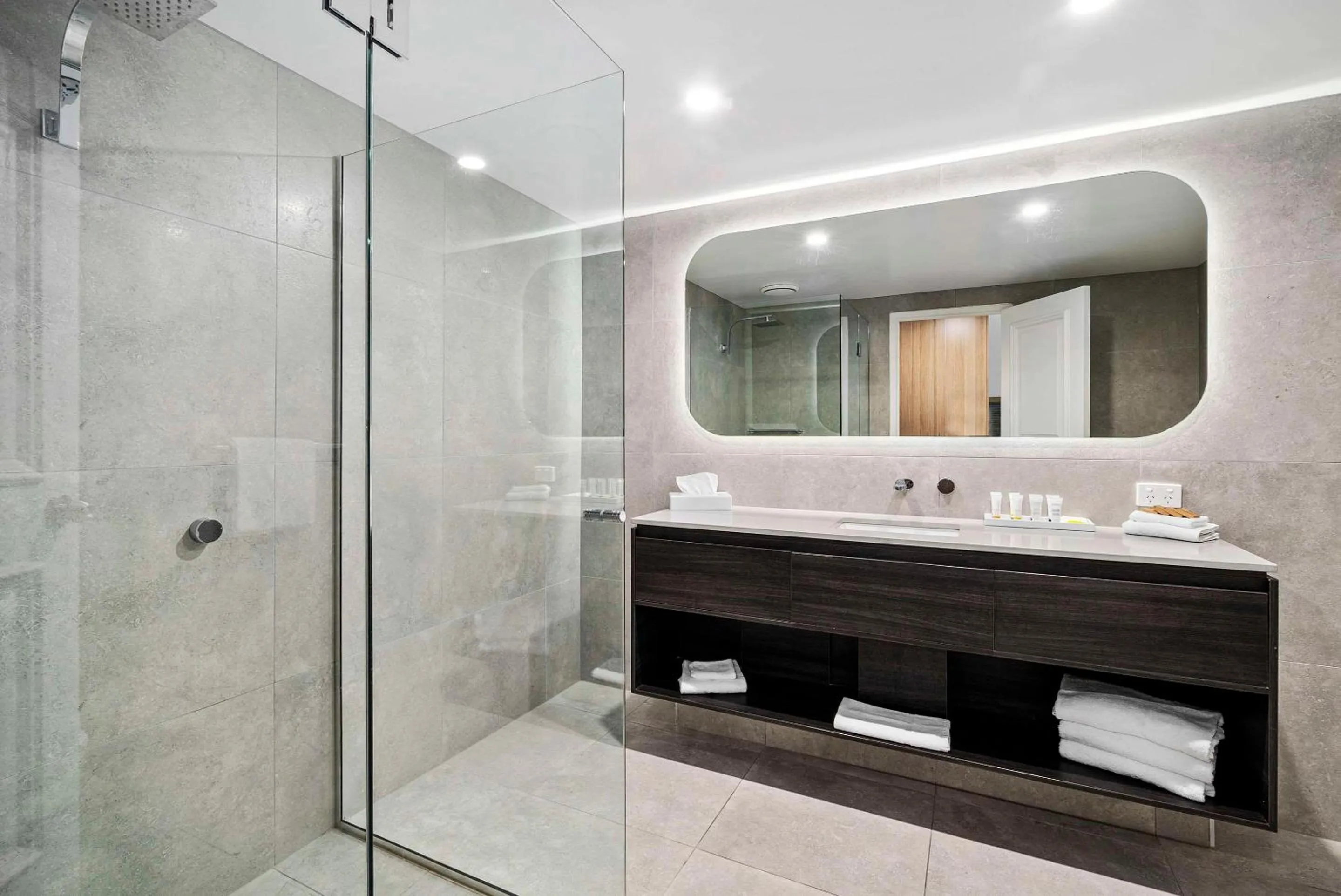 Bedroom in Quality Hotel Parklake Shepparton