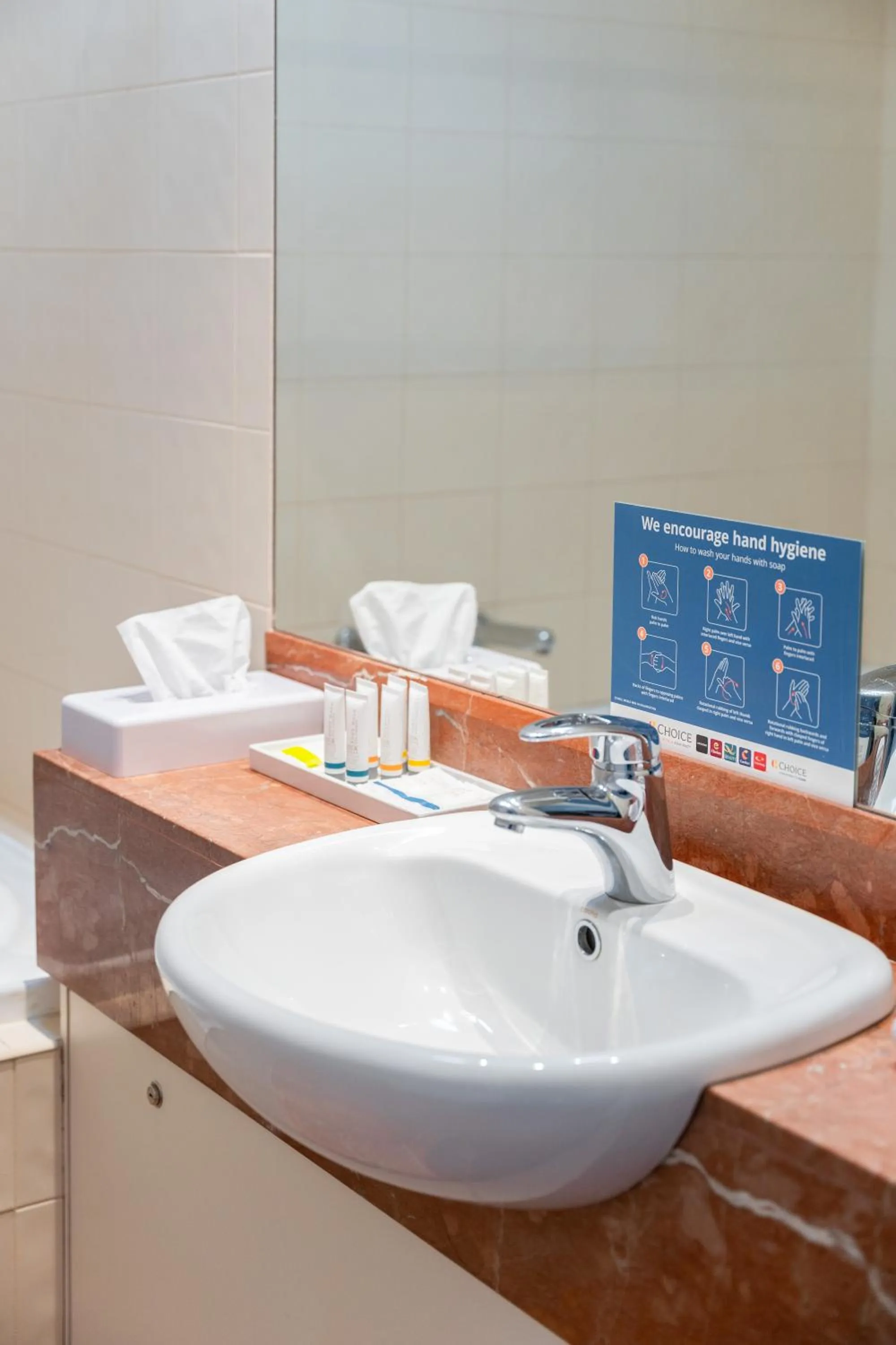 Bathroom in Quality Hotel Parklake Shepparton