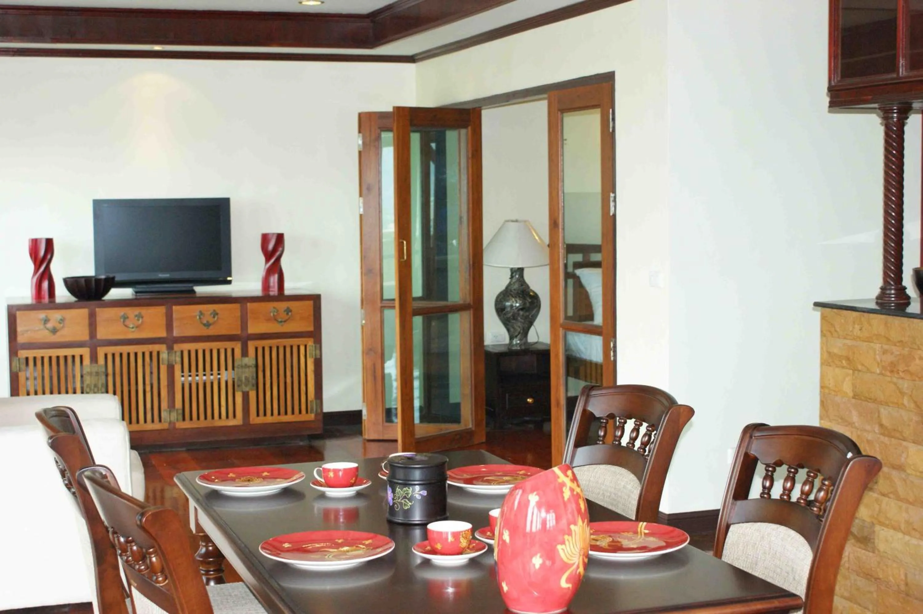 Dining area in Prince Edouard Apartments & Resort Patong Beach Phuket