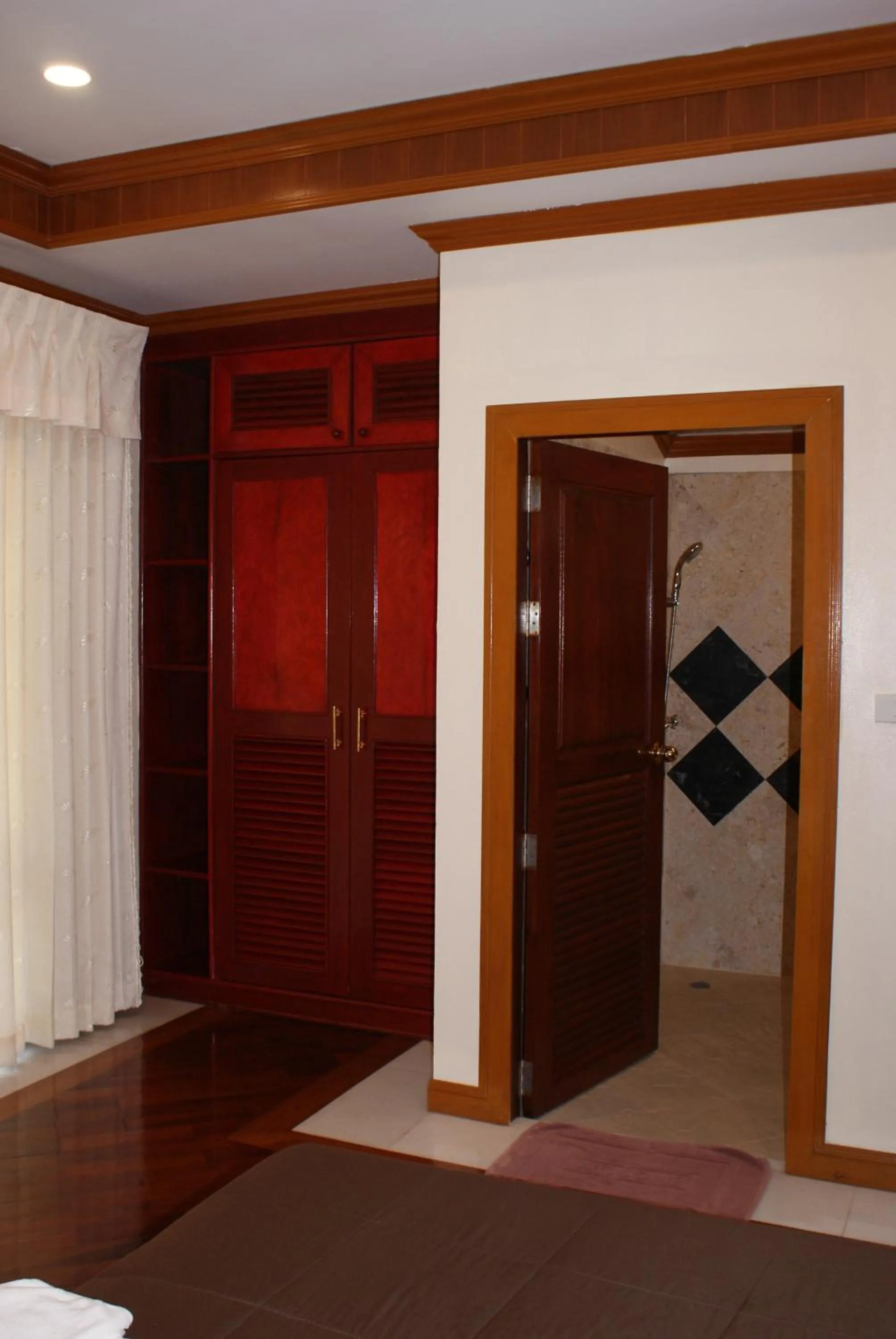 Prince Edouard Apartments & Resort Patong Beach Phuket