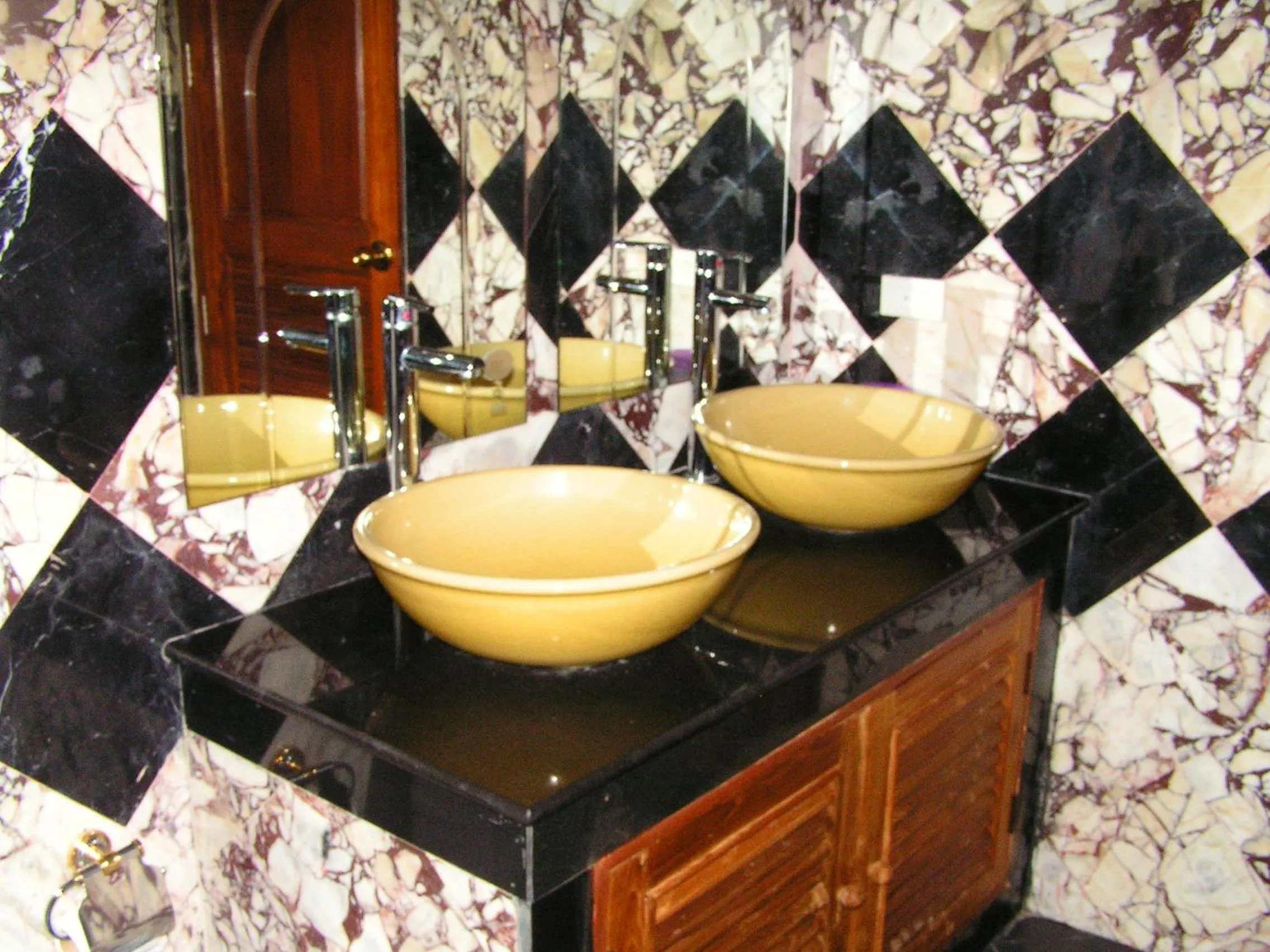 Bathroom in Prince Edouard Apartments & Resort Patong Beach Phuket