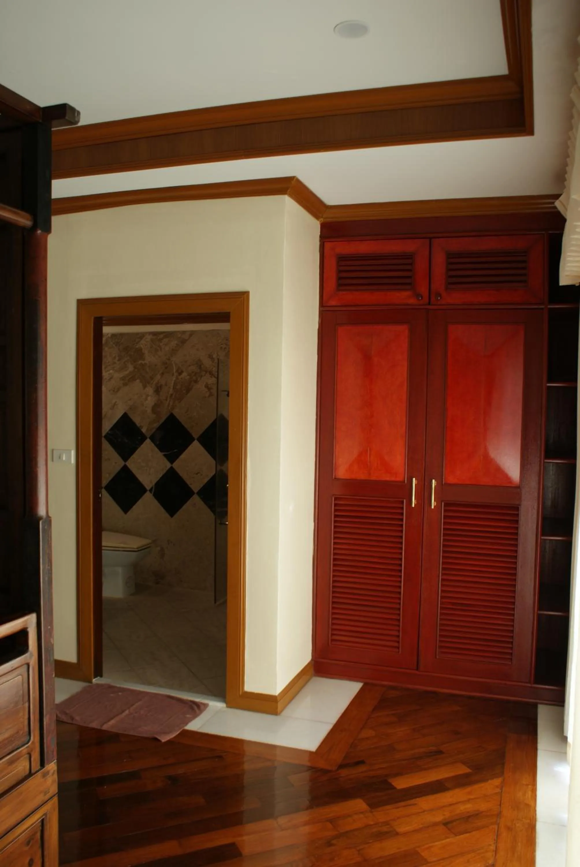 Prince Edouard Apartments & Resort Patong Beach Phuket