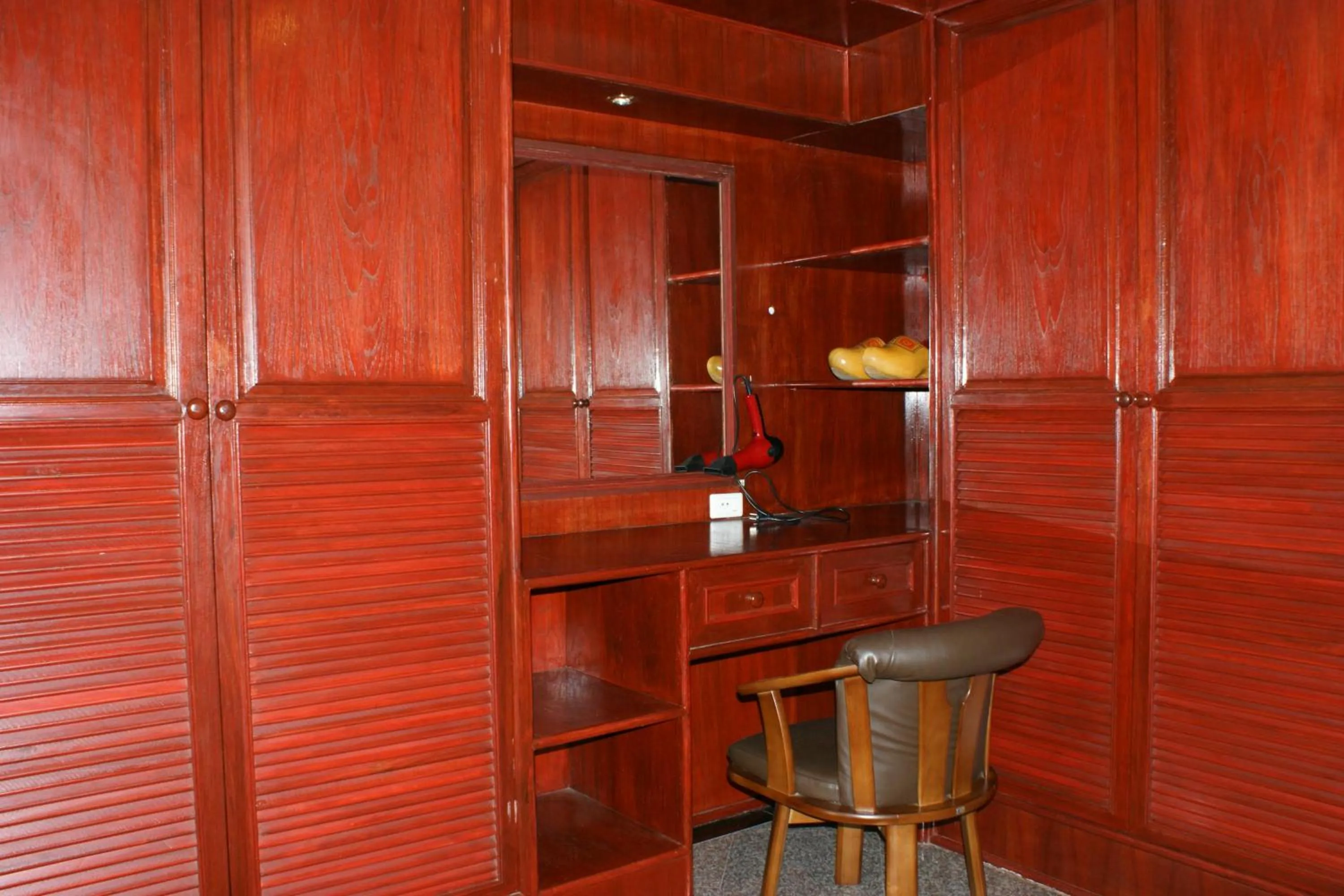 Prince Edouard Apartments & Resort Patong Beach Phuket