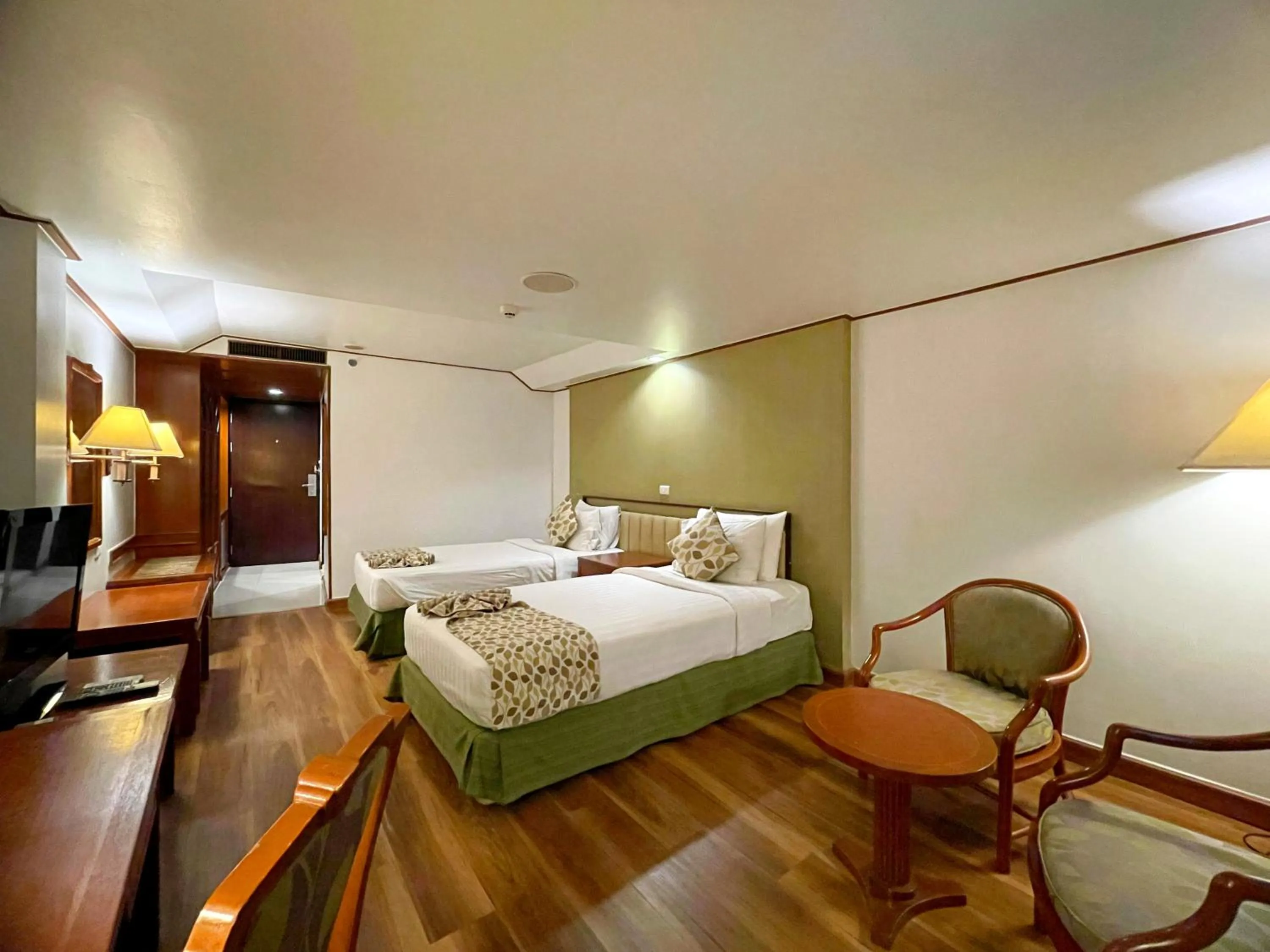 Bedroom, Bed in Arawana Regency Park Sukhumvit