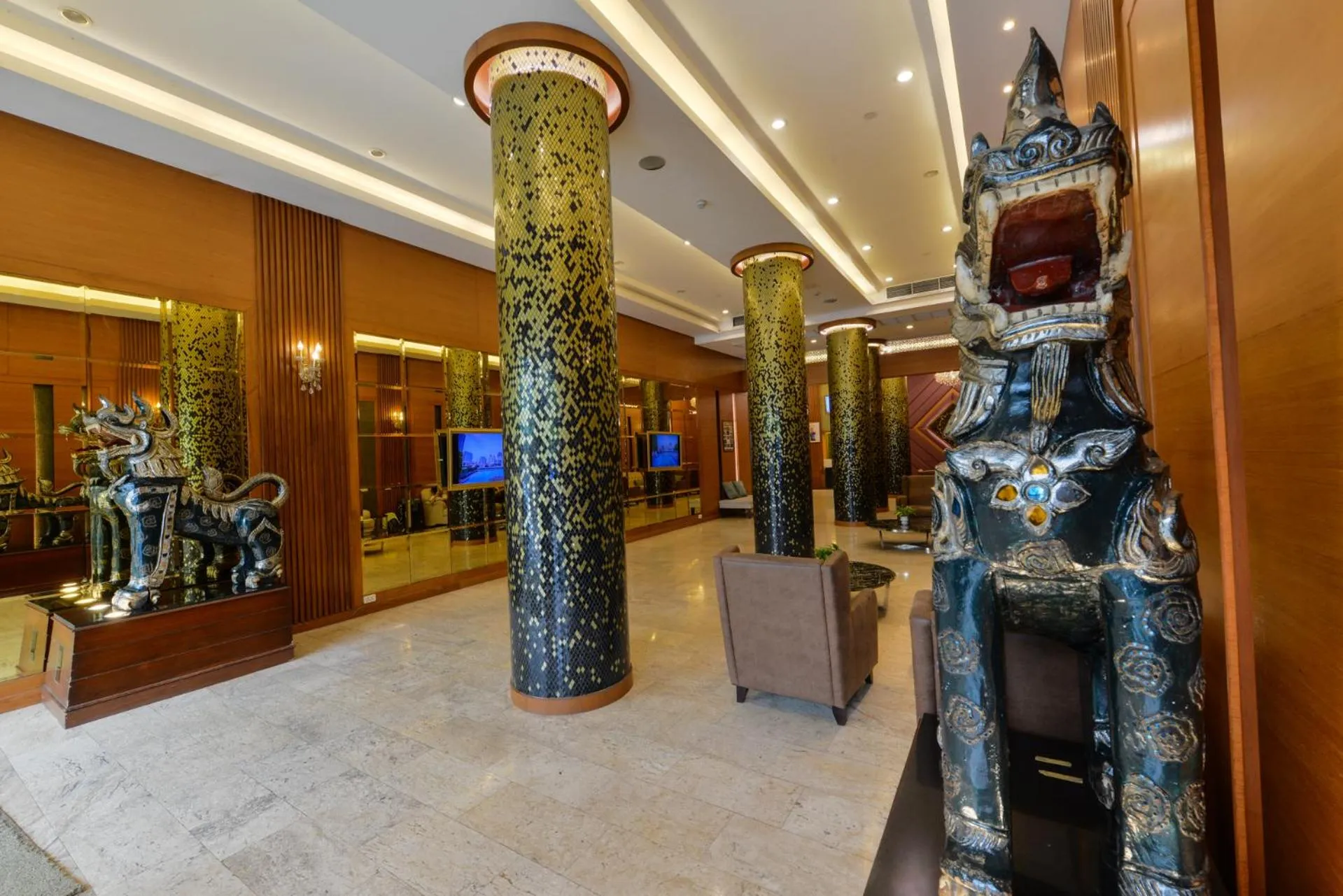 Lobby or reception in Arawana Regency Park Sukhumvit