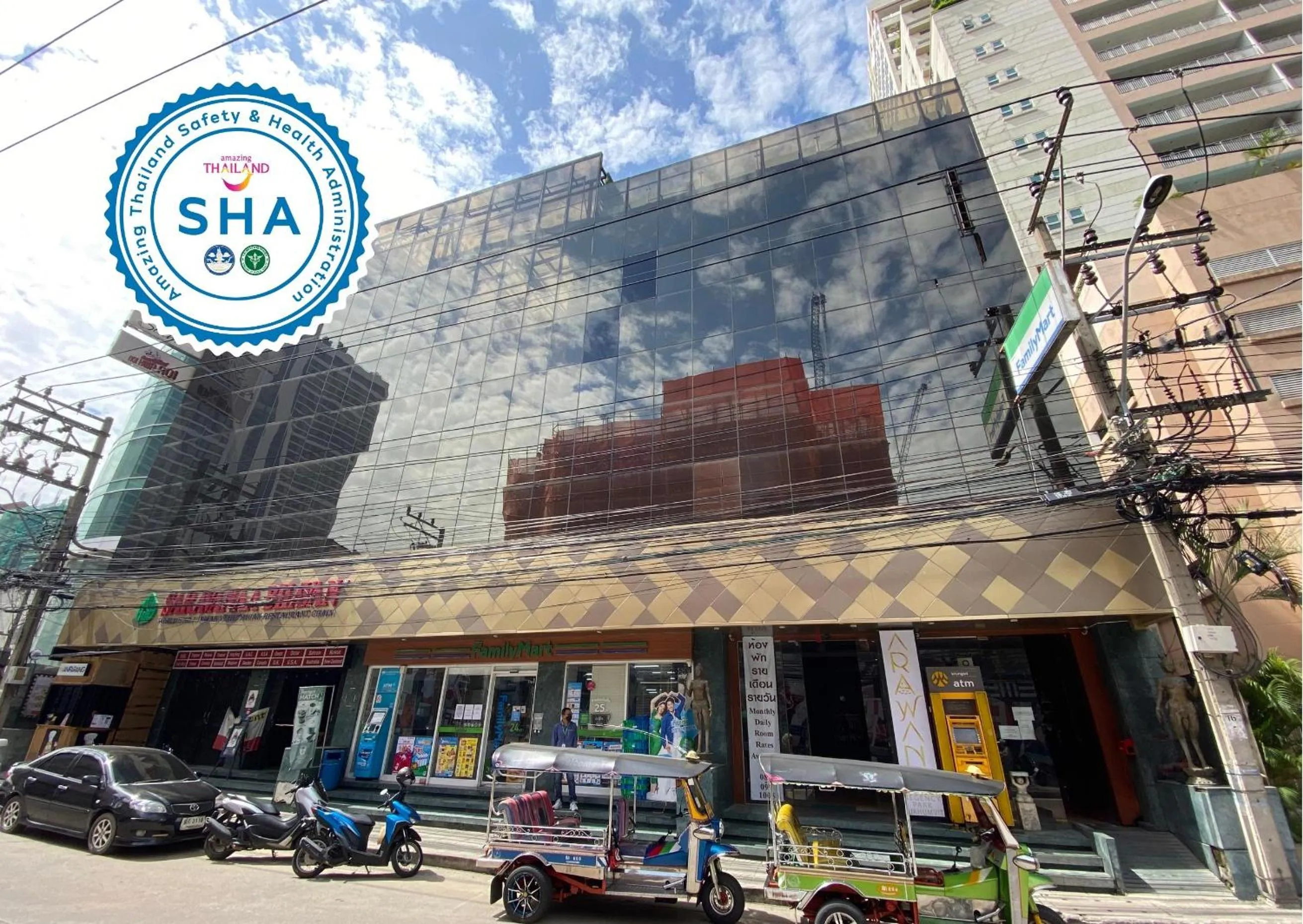 Property building in Arawana Regency Park Sukhumvit