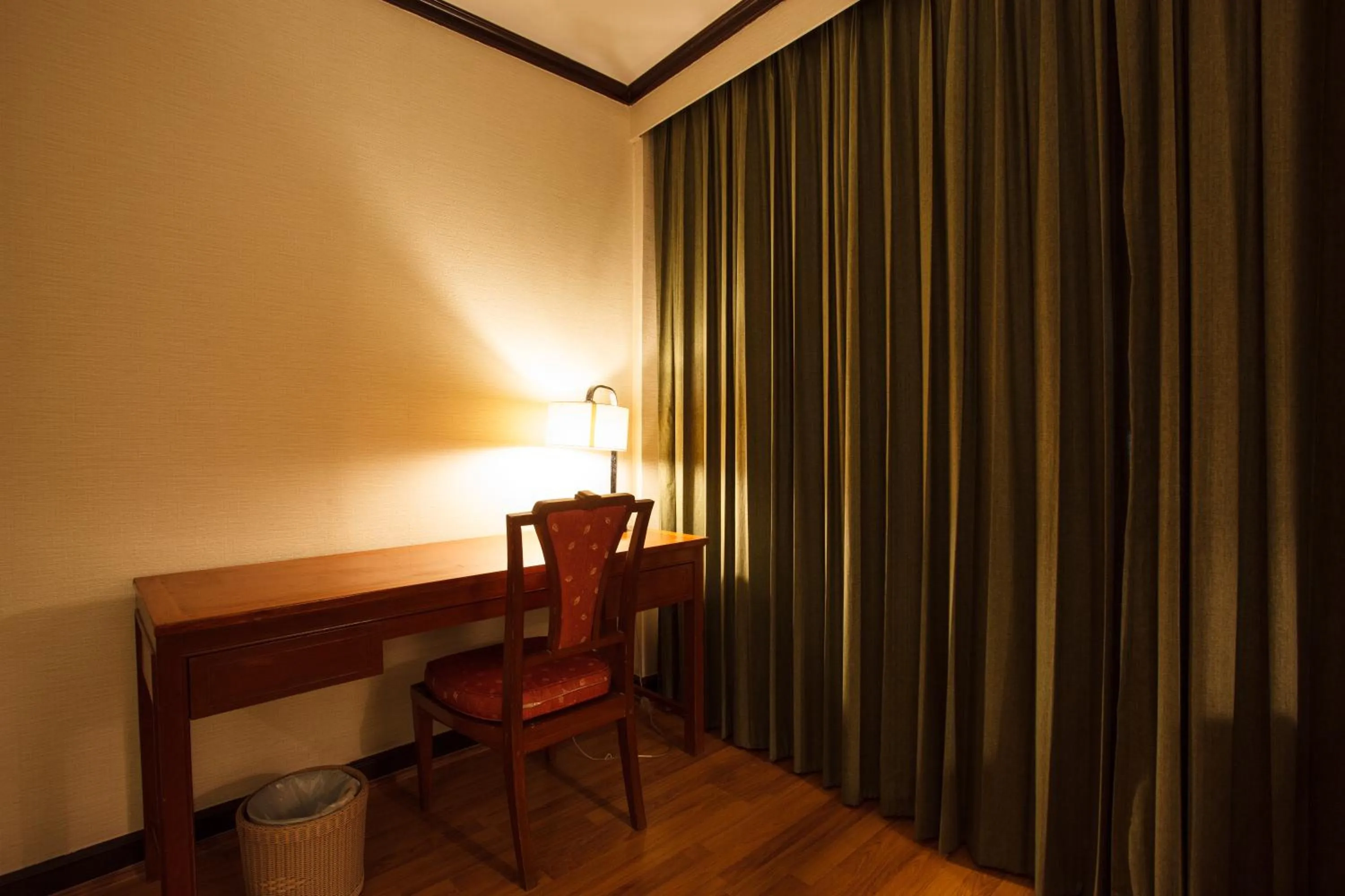 Seating area in Arawana Regency Park Sukhumvit