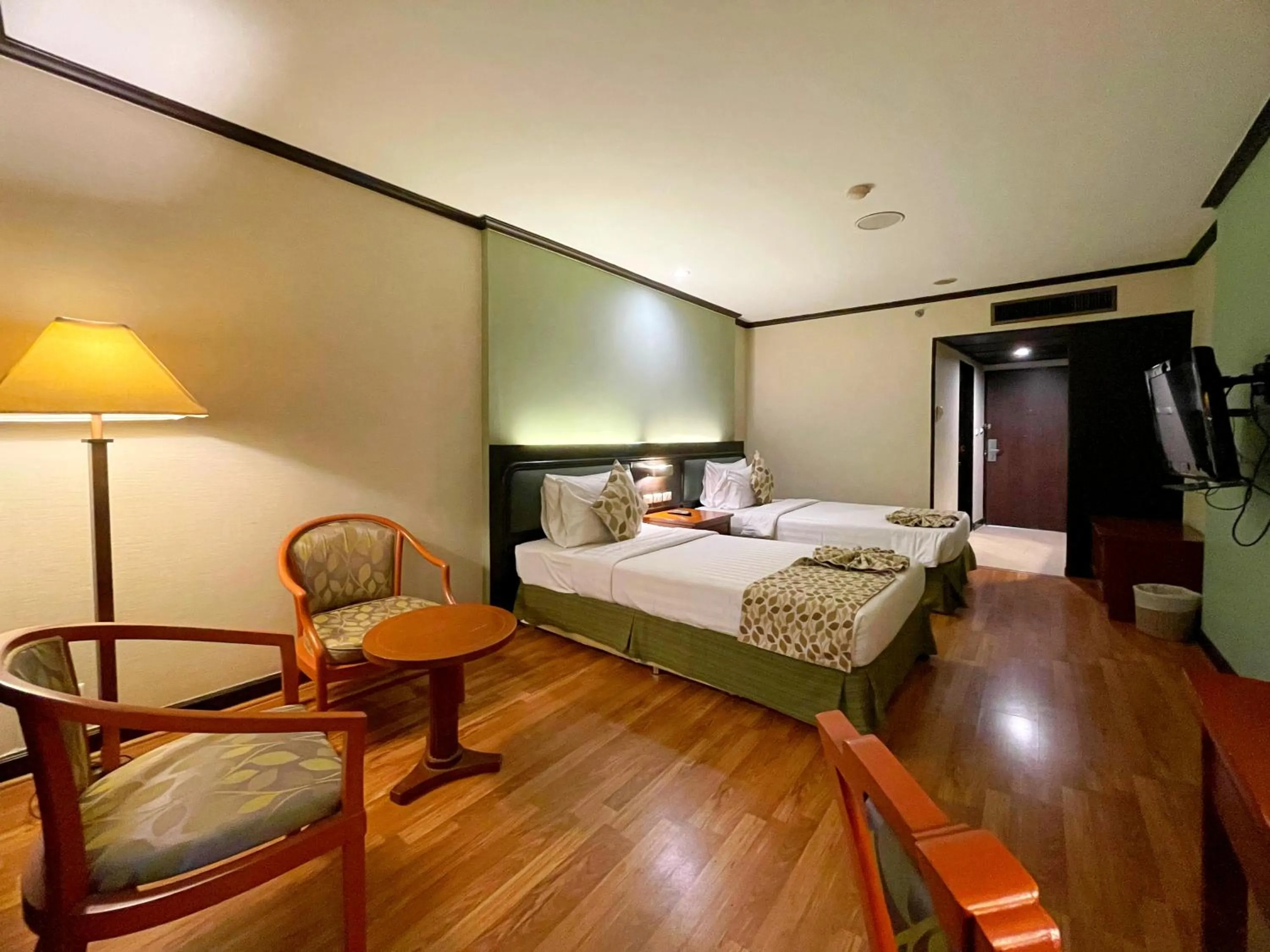 Bedroom, Bed in Arawana Regency Park Sukhumvit