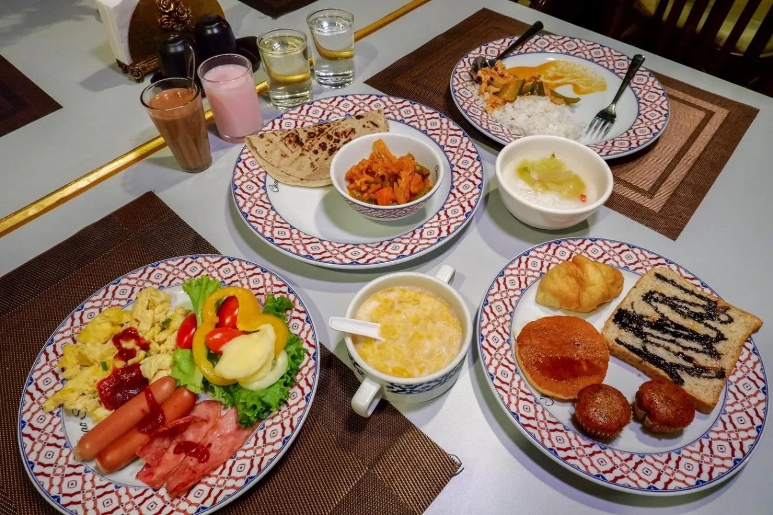 Food in Arawana Regency Park Sukhumvit
