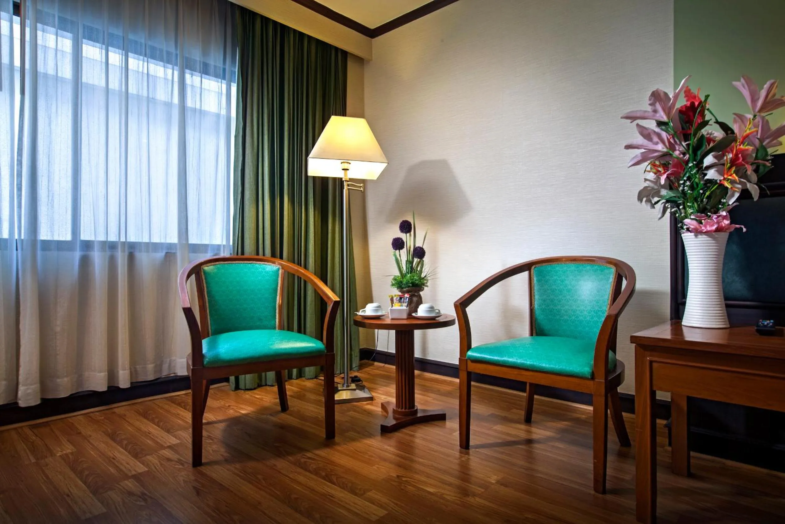 Seating area in Arawana Regency Park Sukhumvit