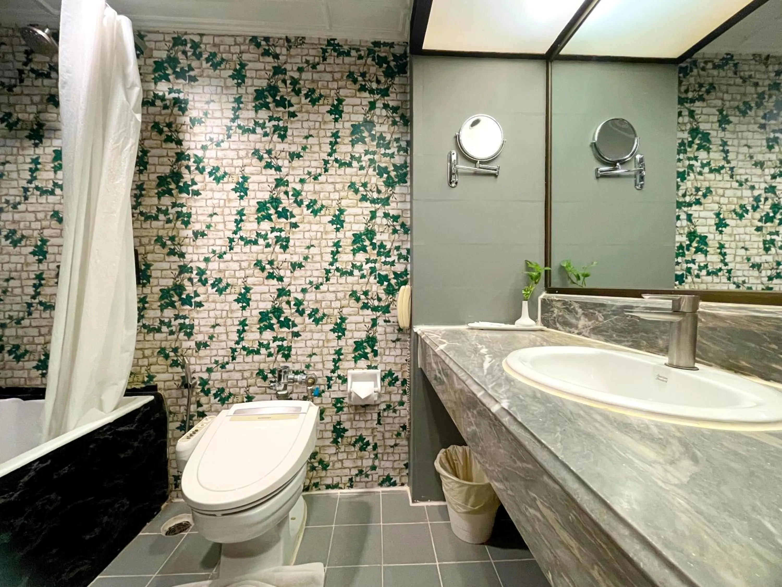 Bathroom in Arawana Regency Park Sukhumvit