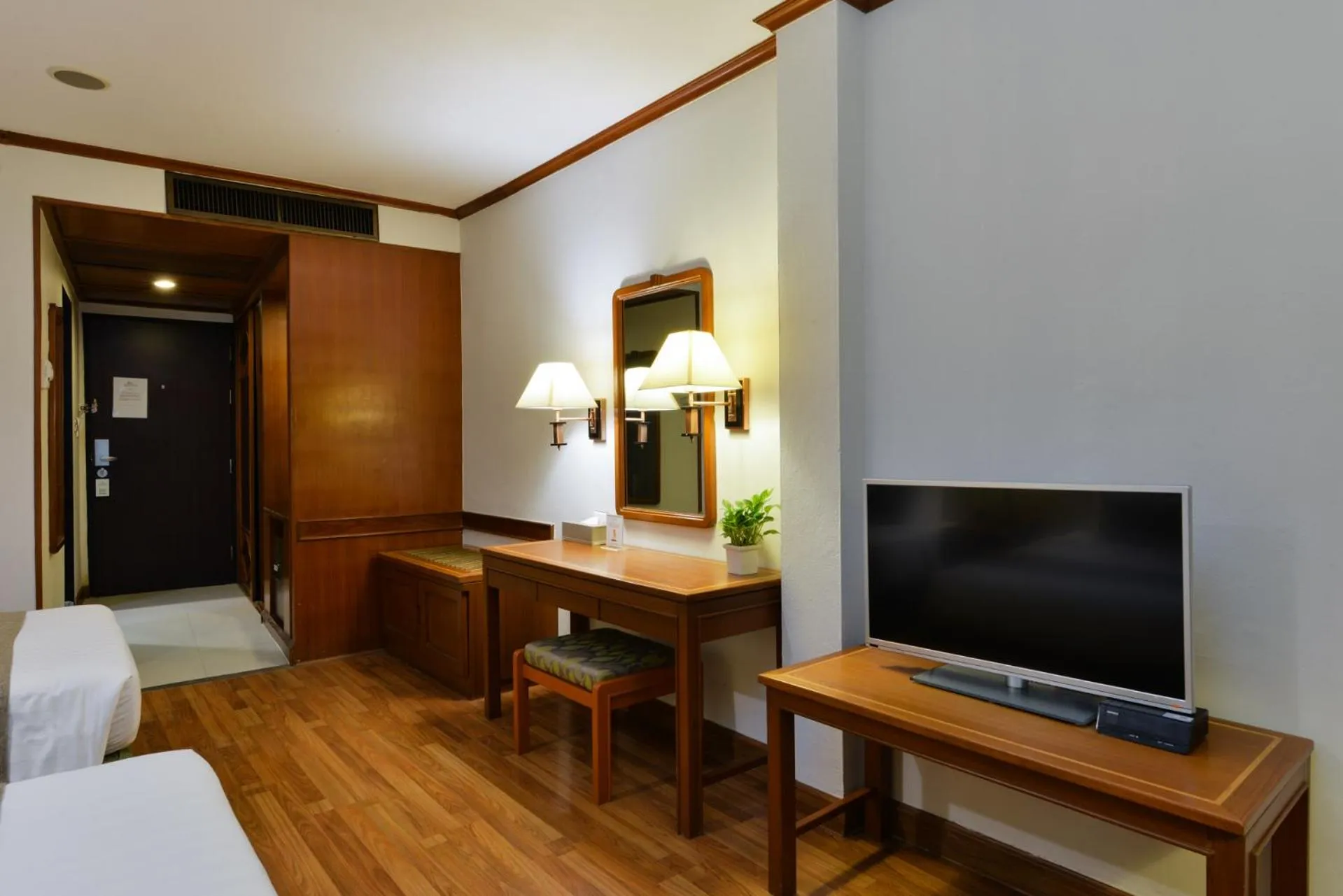 TV and multimedia, Bed in Arawana Regency Park Sukhumvit