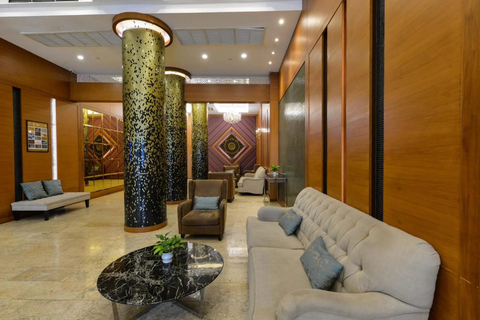 Lobby or reception in Arawana Regency Park Sukhumvit