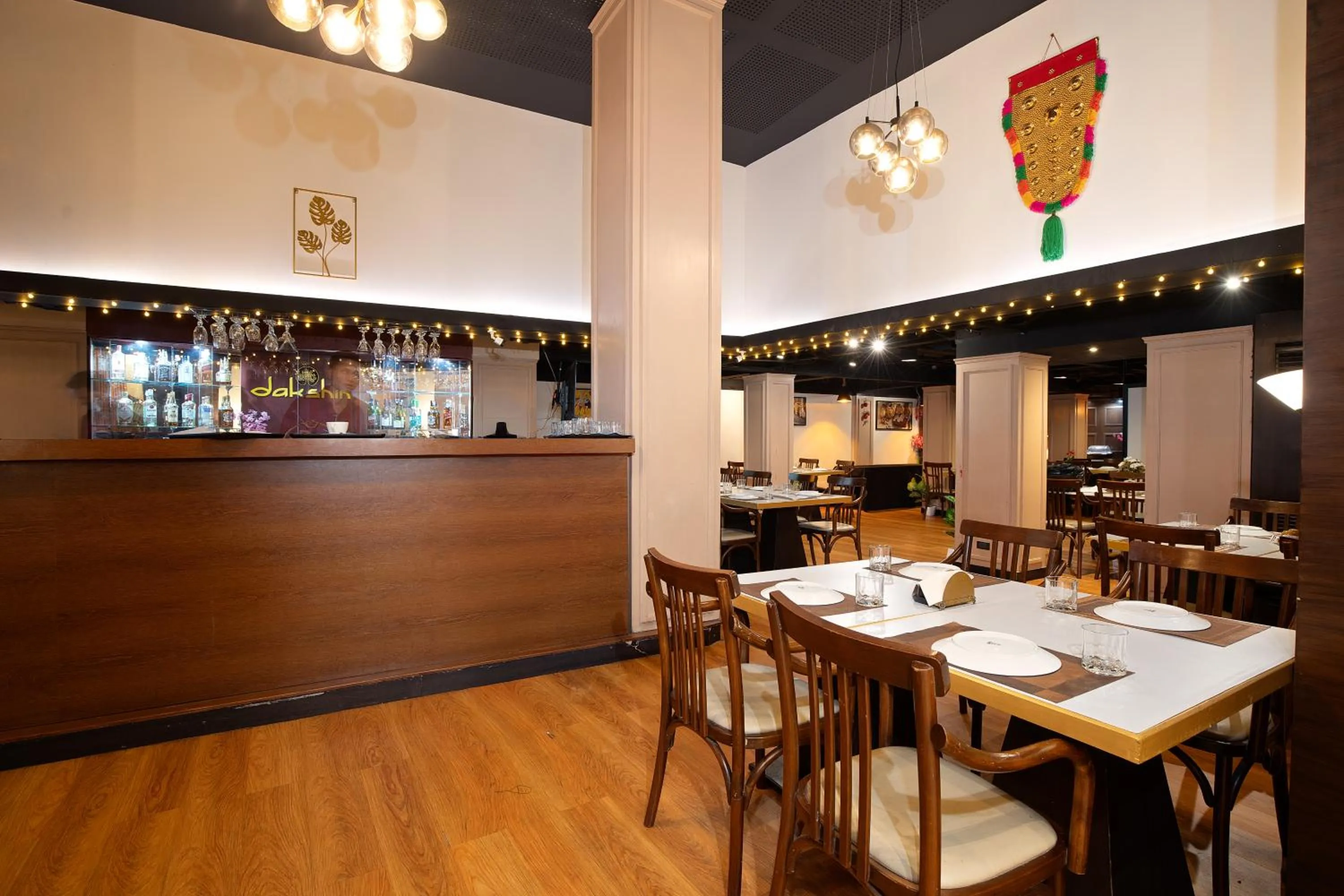 Restaurant/places to eat in Arawana Regency Park Sukhumvit