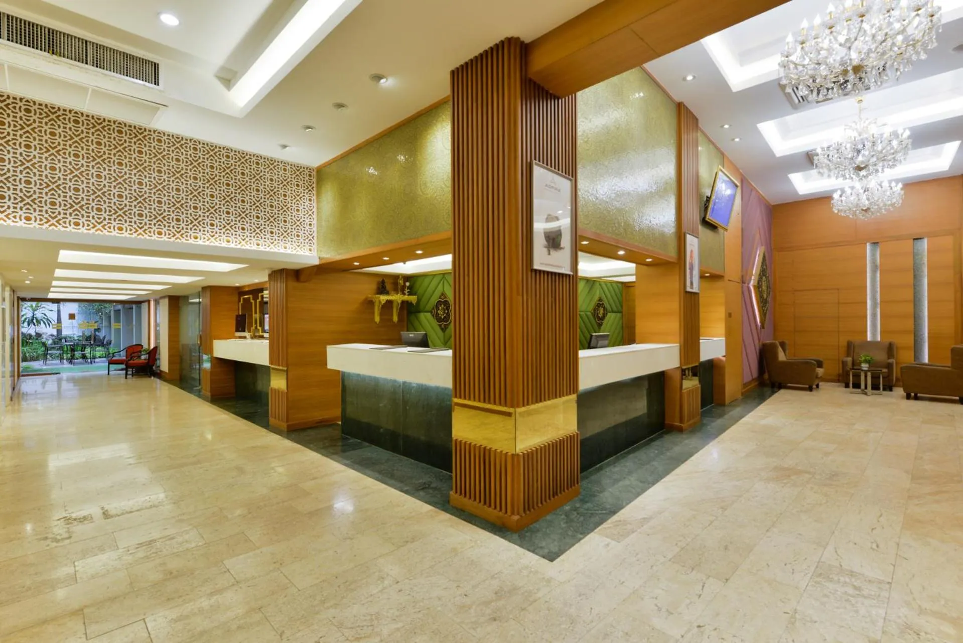 Lobby or reception in Arawana Regency Park Sukhumvit