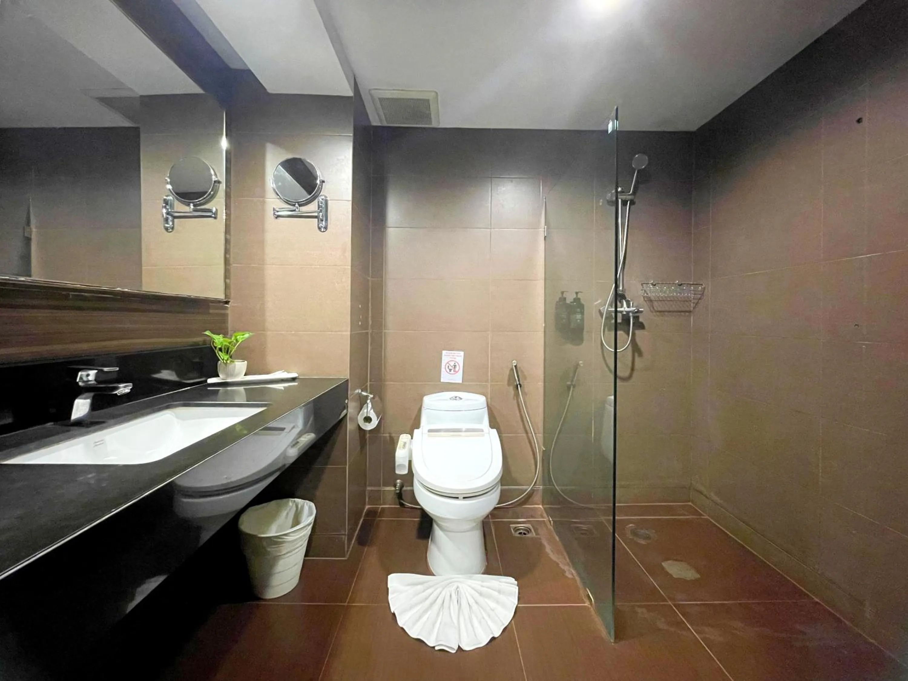 Bathroom in Arawana Regency Park Sukhumvit