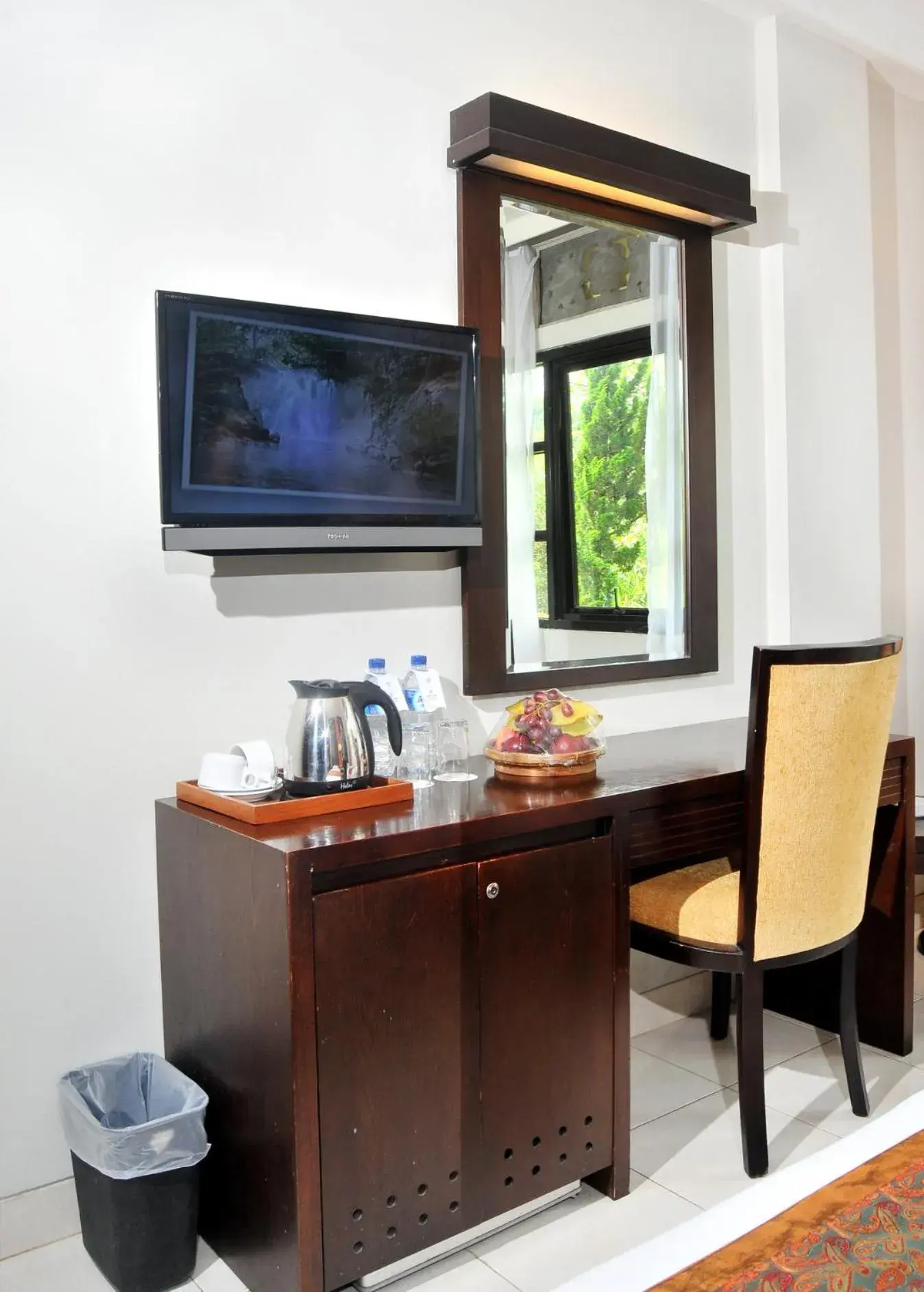 TV/Entertainment Center in Sari Ater Hotel & Resort