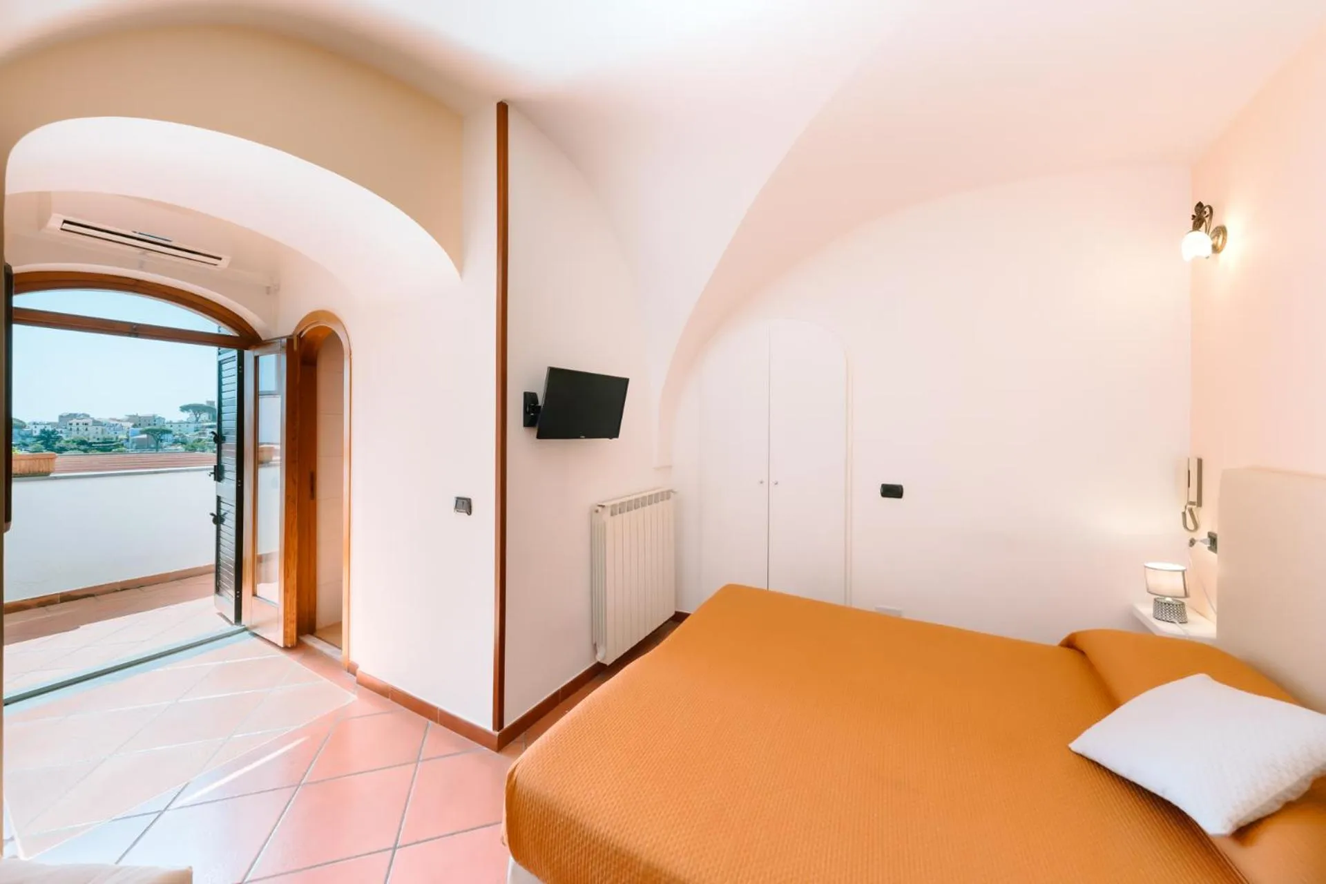 Bed in Albergo La Margherita