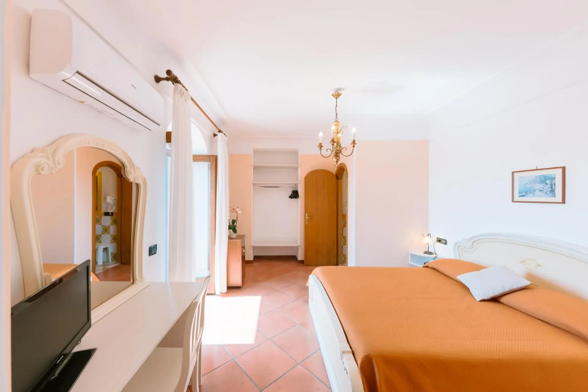 Bed in Albergo La Margherita