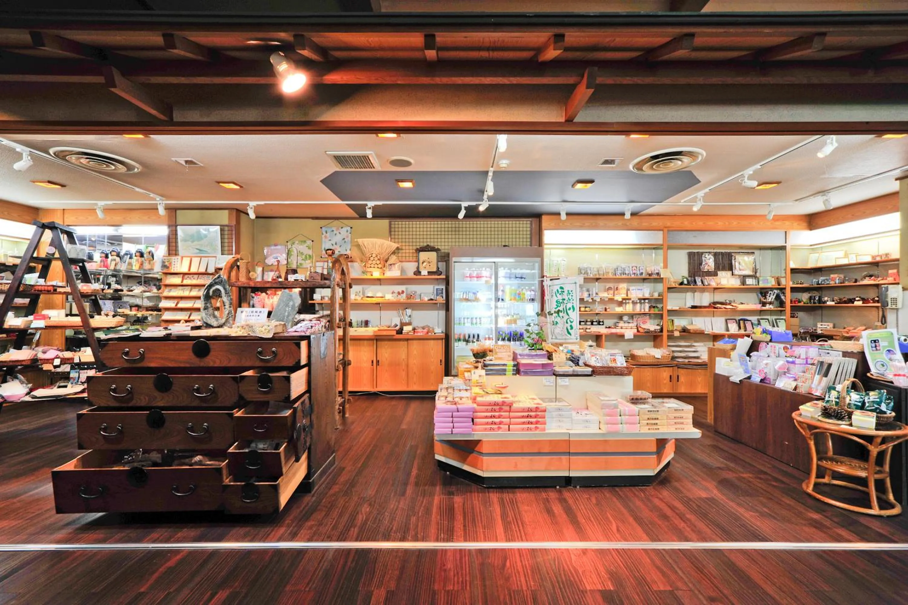 On-site shops in Ryokan Tanigawa