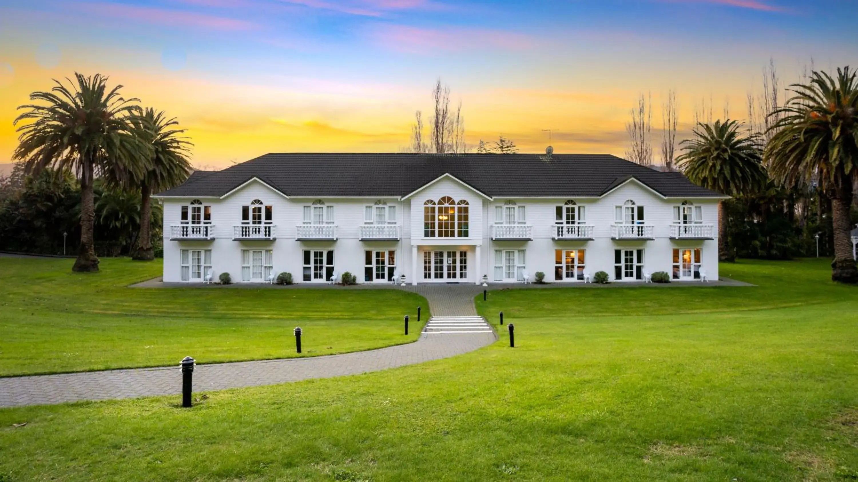 Property building in Wallaceville Motor Lodge Property building in Wallaceville Motor Lodge