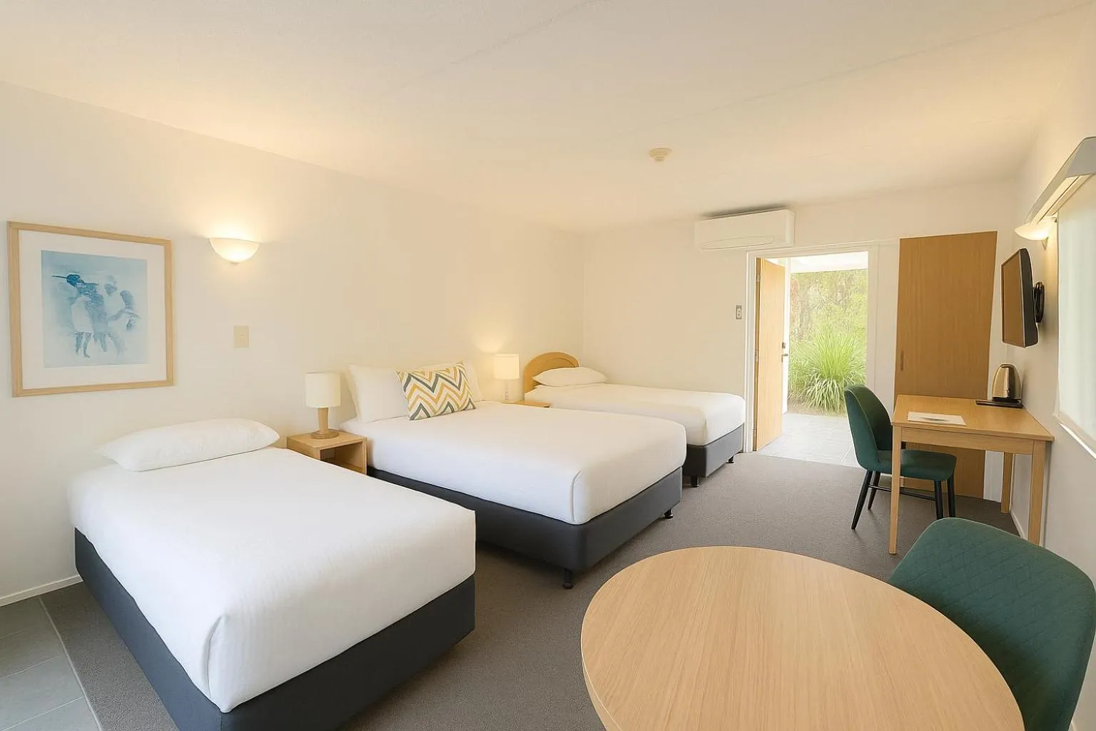 Bedroom, Bed in Wallaceville Motor Lodge