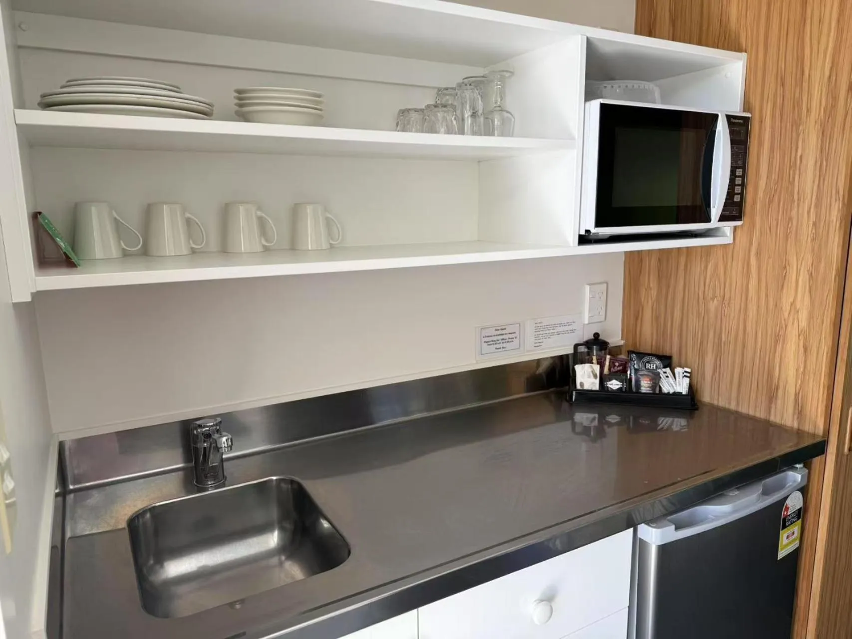Kitchen or kitchenette in Wallaceville Motor Lodge