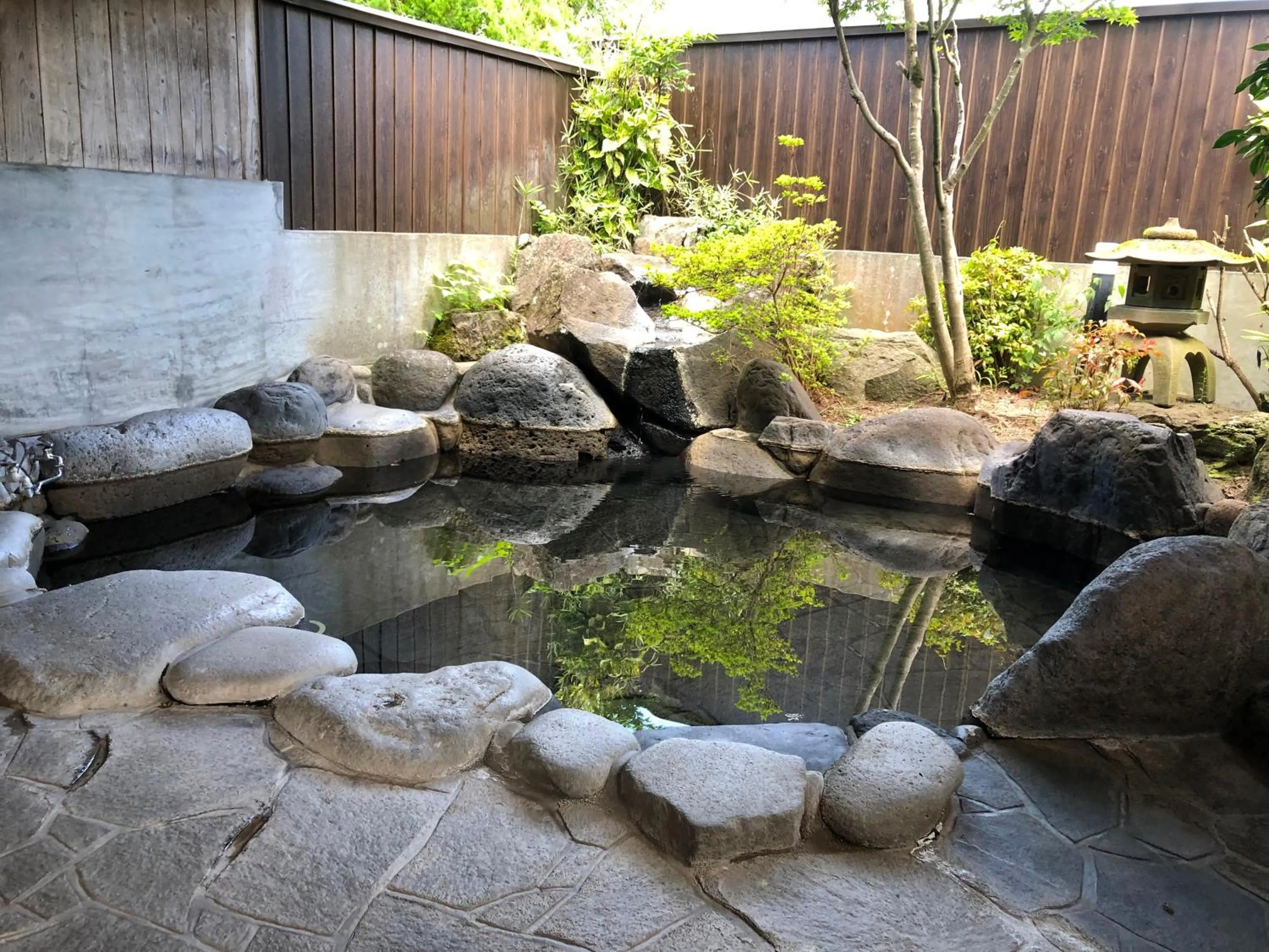 Hot Spring Bath in Yufuin Onsen Hasuwa Inn