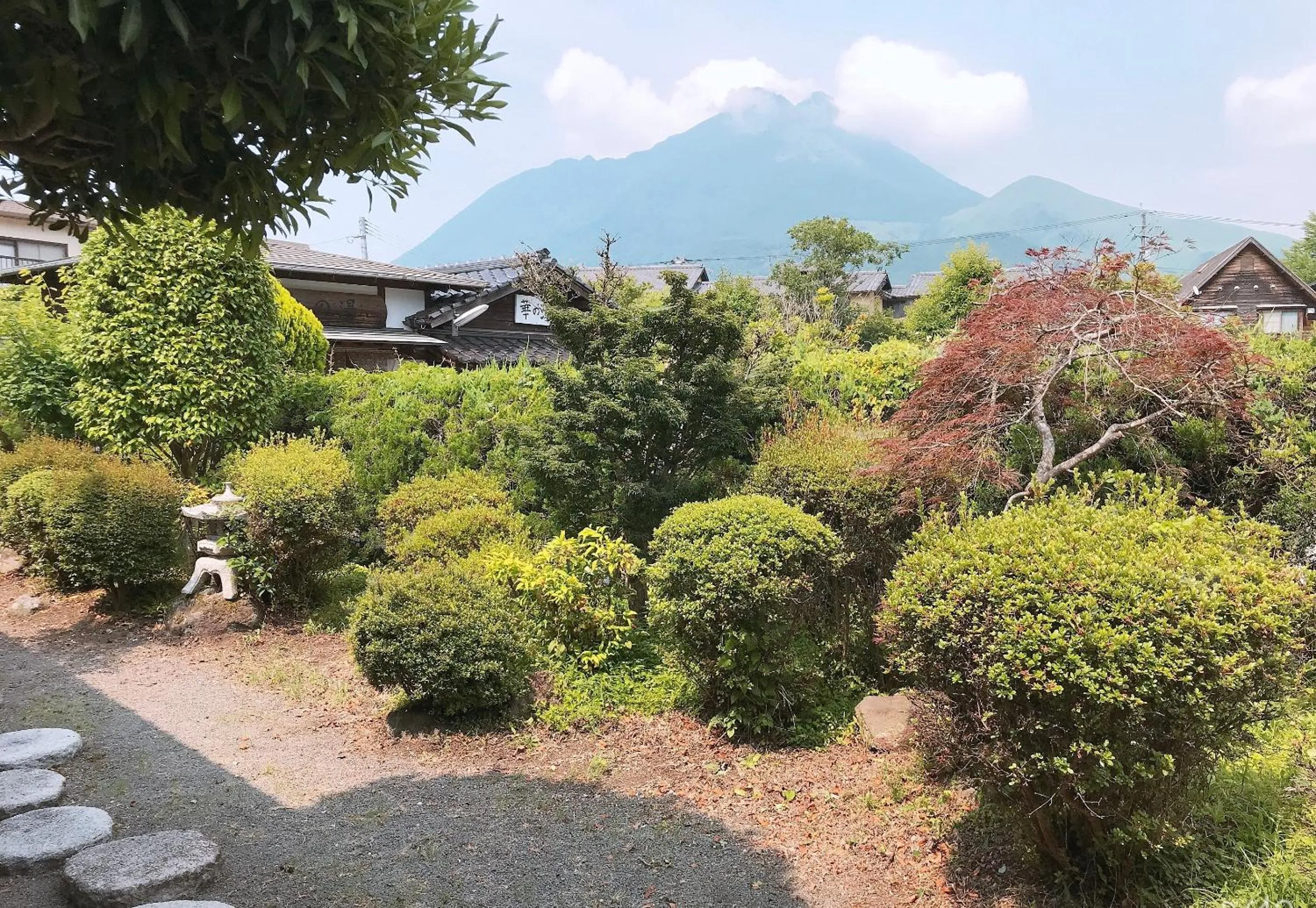 Garden in Yufuin Onsen Hasuwa Inn