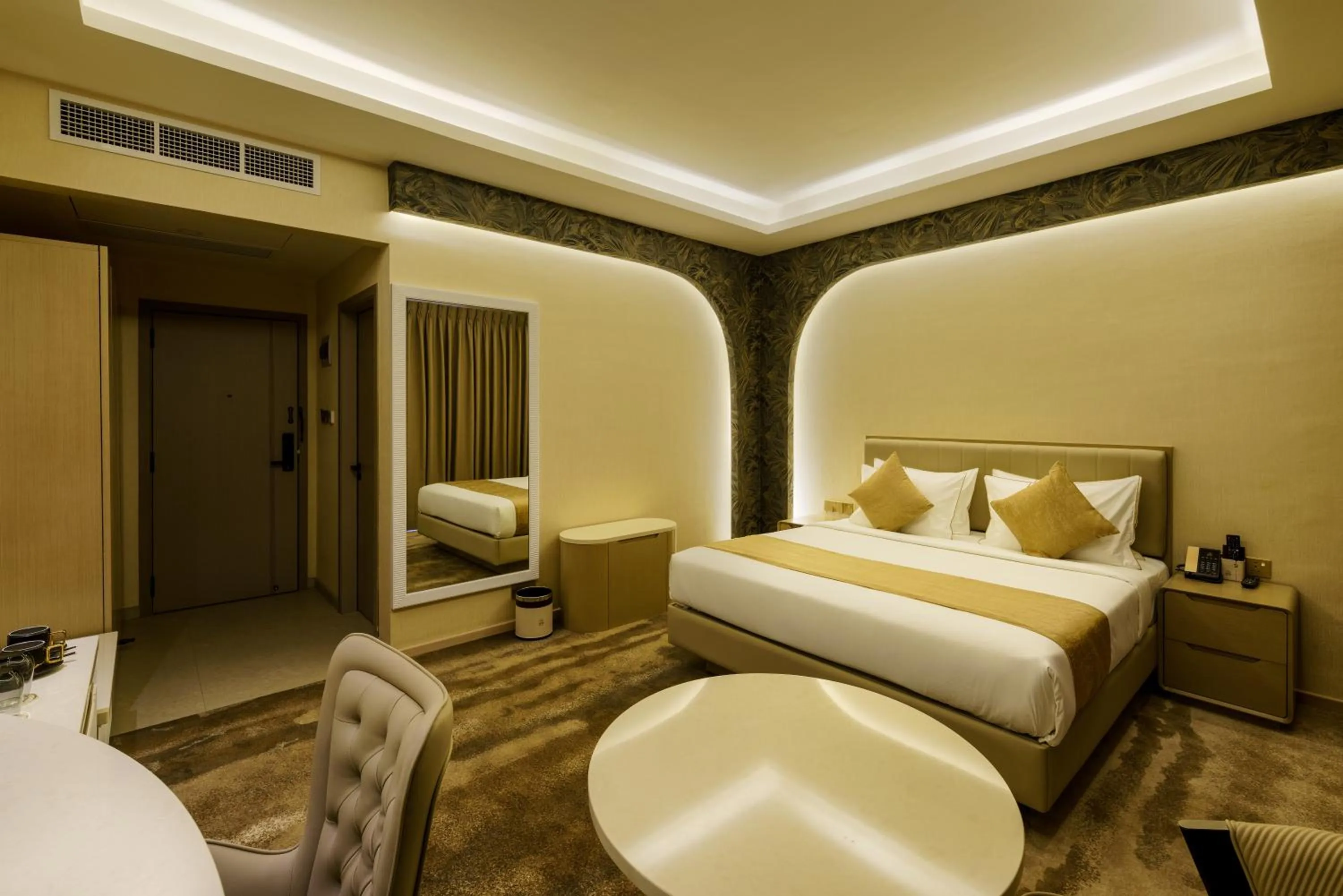 Bed in Avenra Gardens Hotel