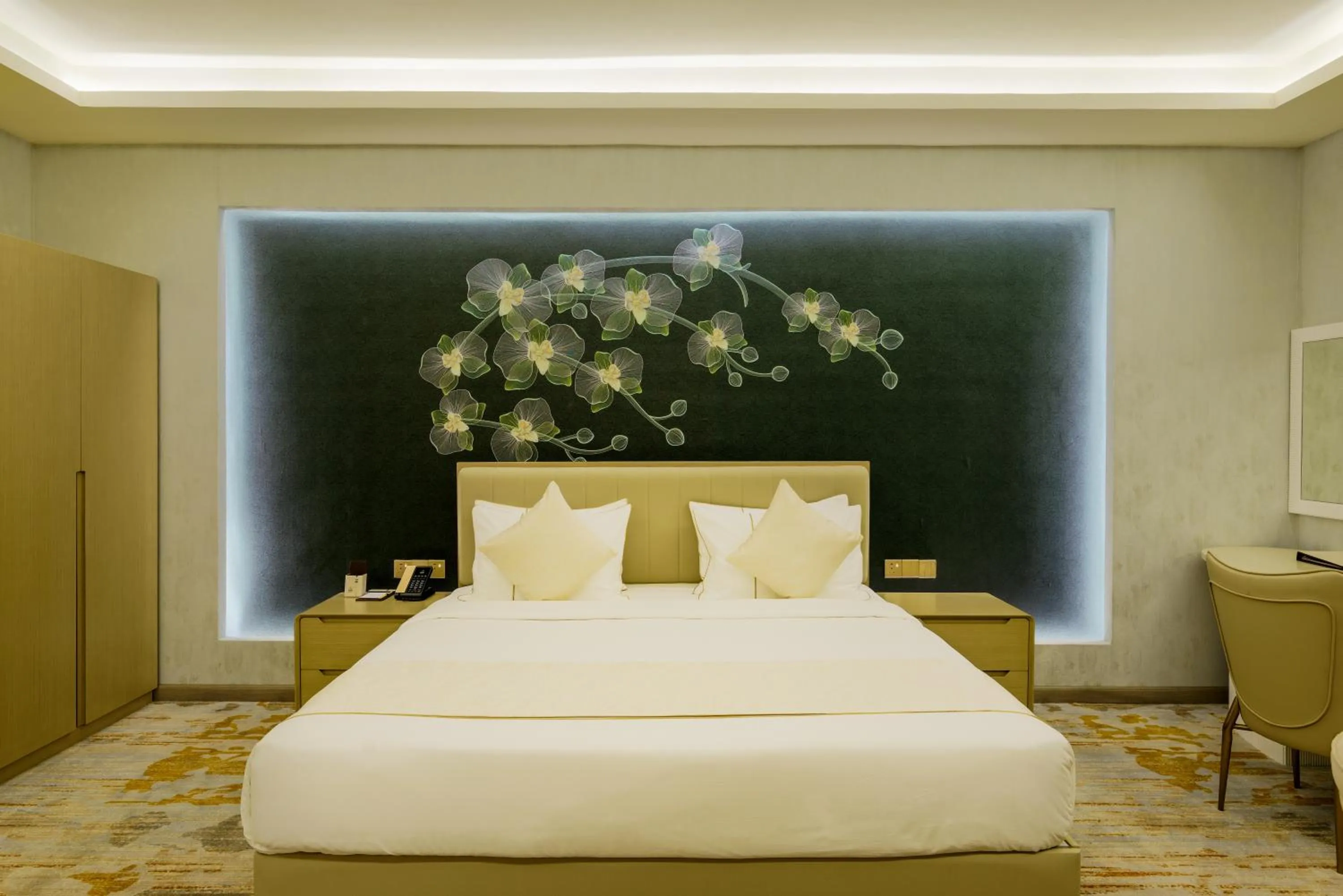 Bed in Avenra Gardens Hotel