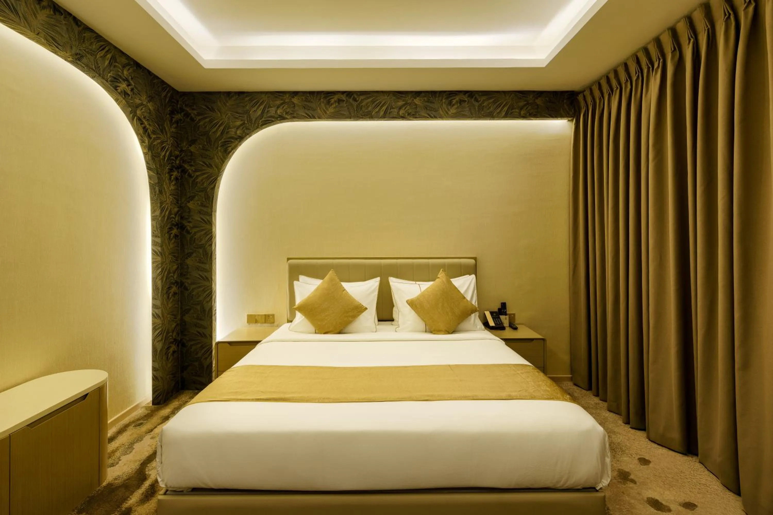 Bed in Avenra Gardens Hotel