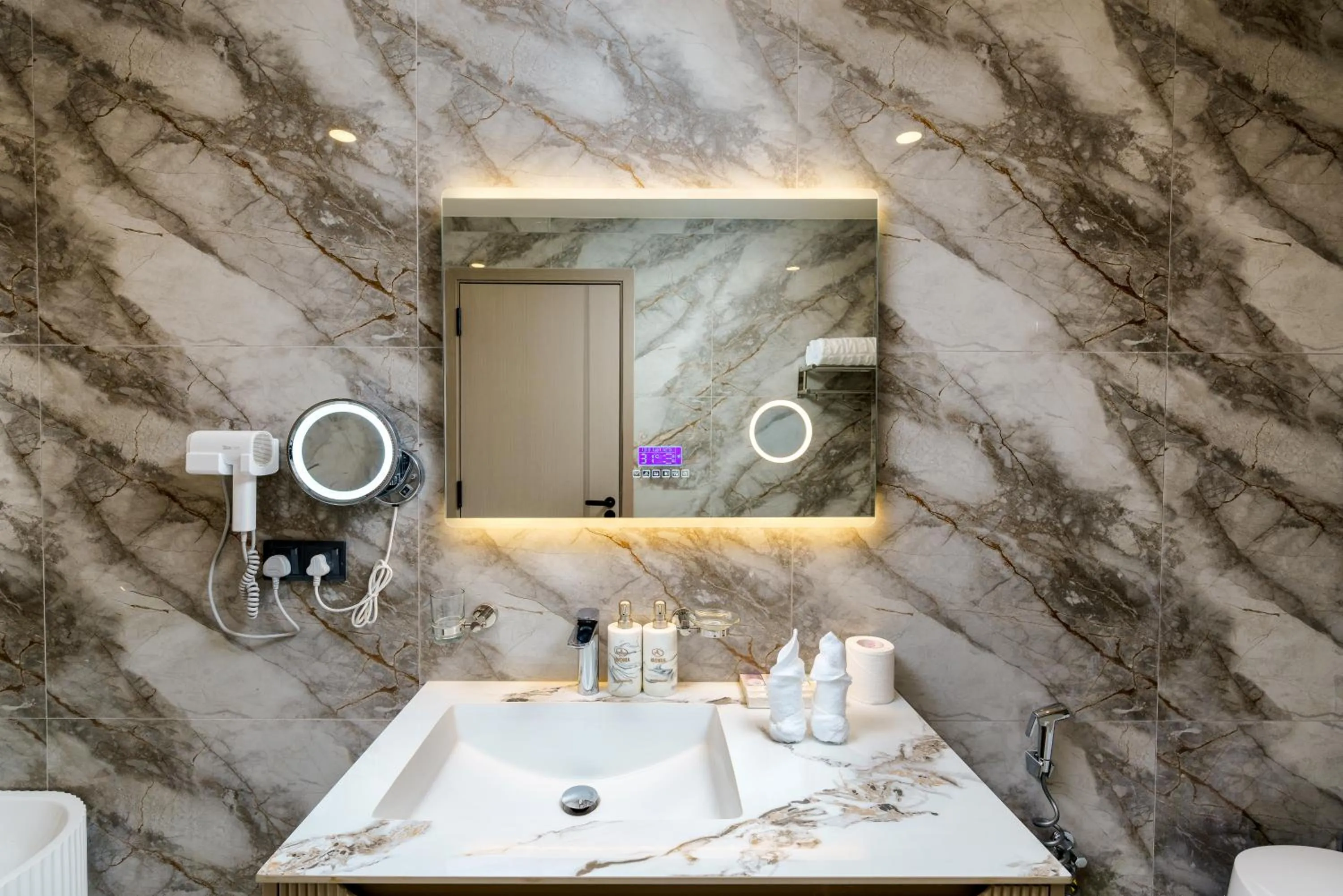 Avenra Gardens Hotel