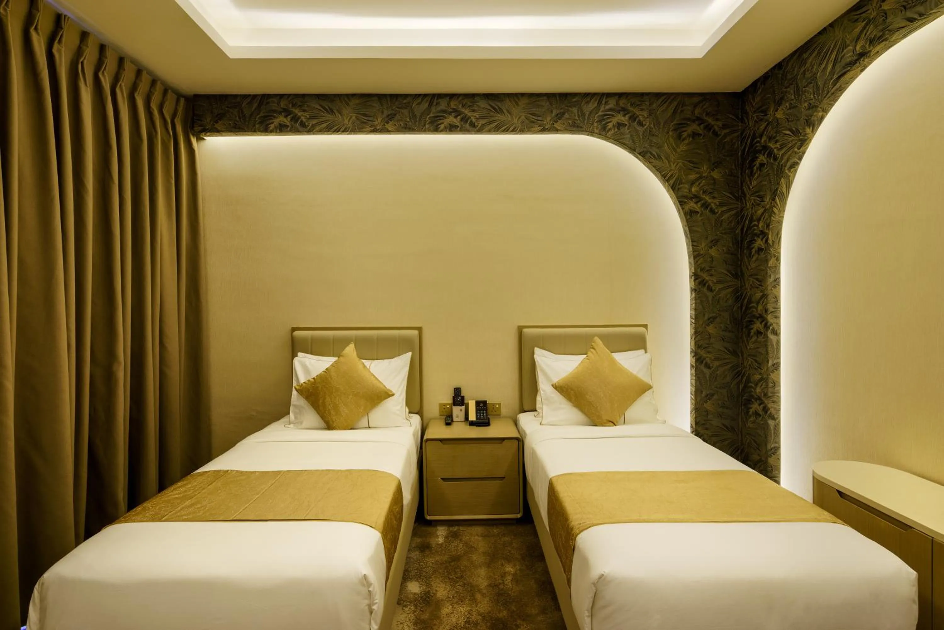 Bed in Avenra Gardens Hotel