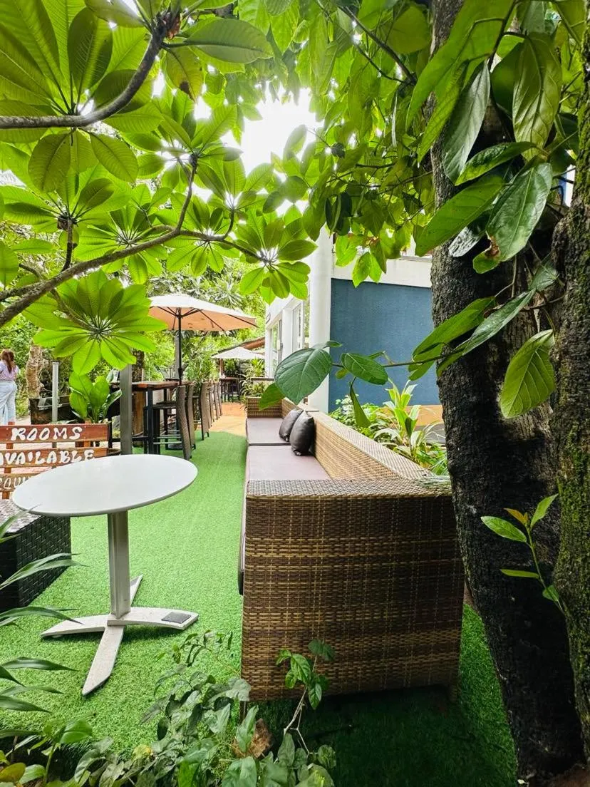 Restaurant/places to eat in Aissatou Beach Resort